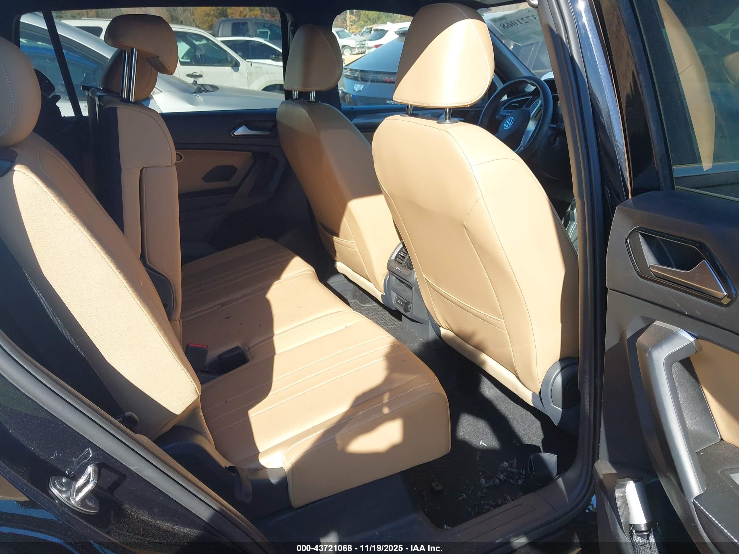 VOLKSWAGEN TIGUAN image 8