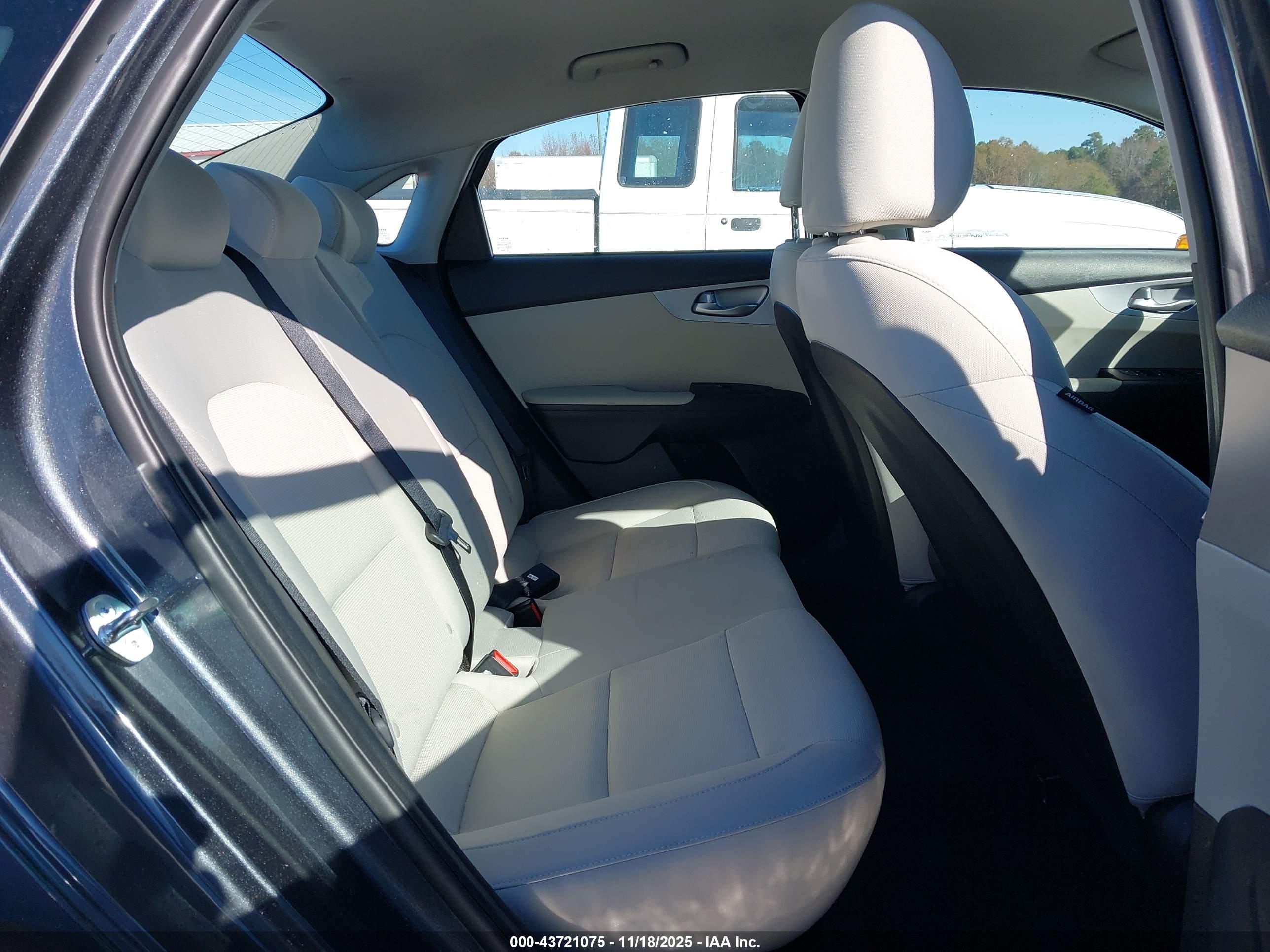 KIA FORTE image 8