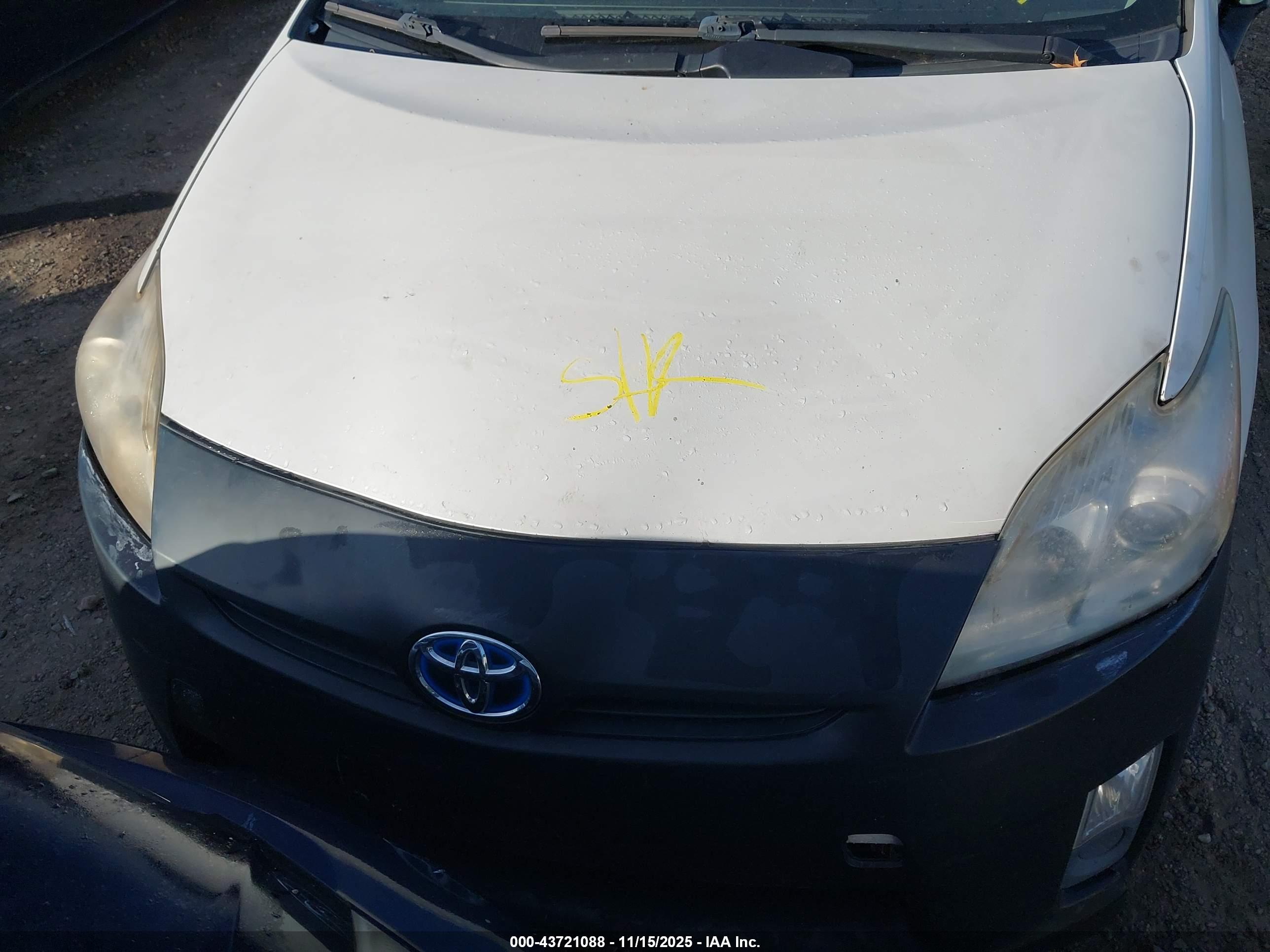 TOYOTA PRIUS image 10