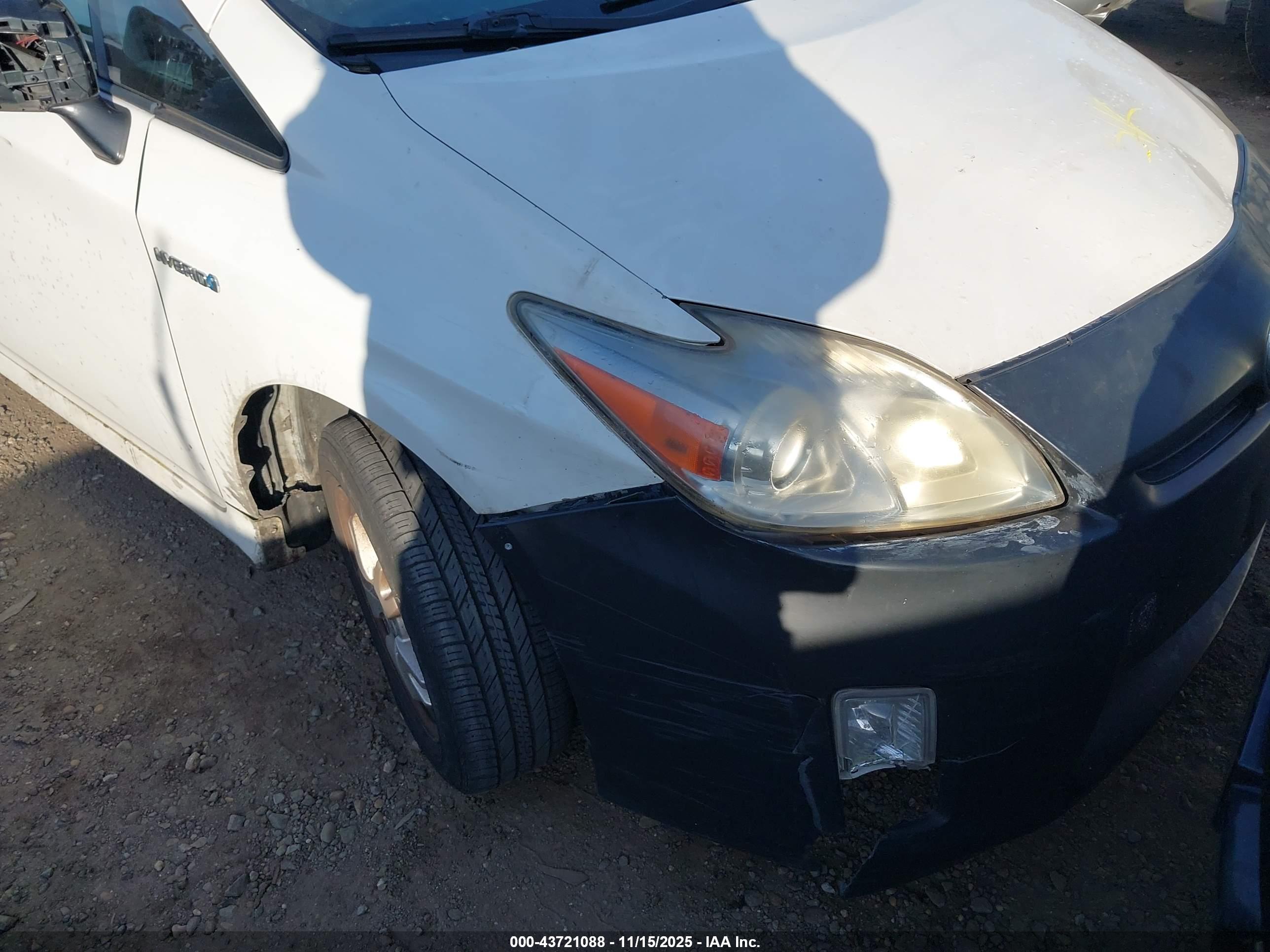 TOYOTA PRIUS image 6