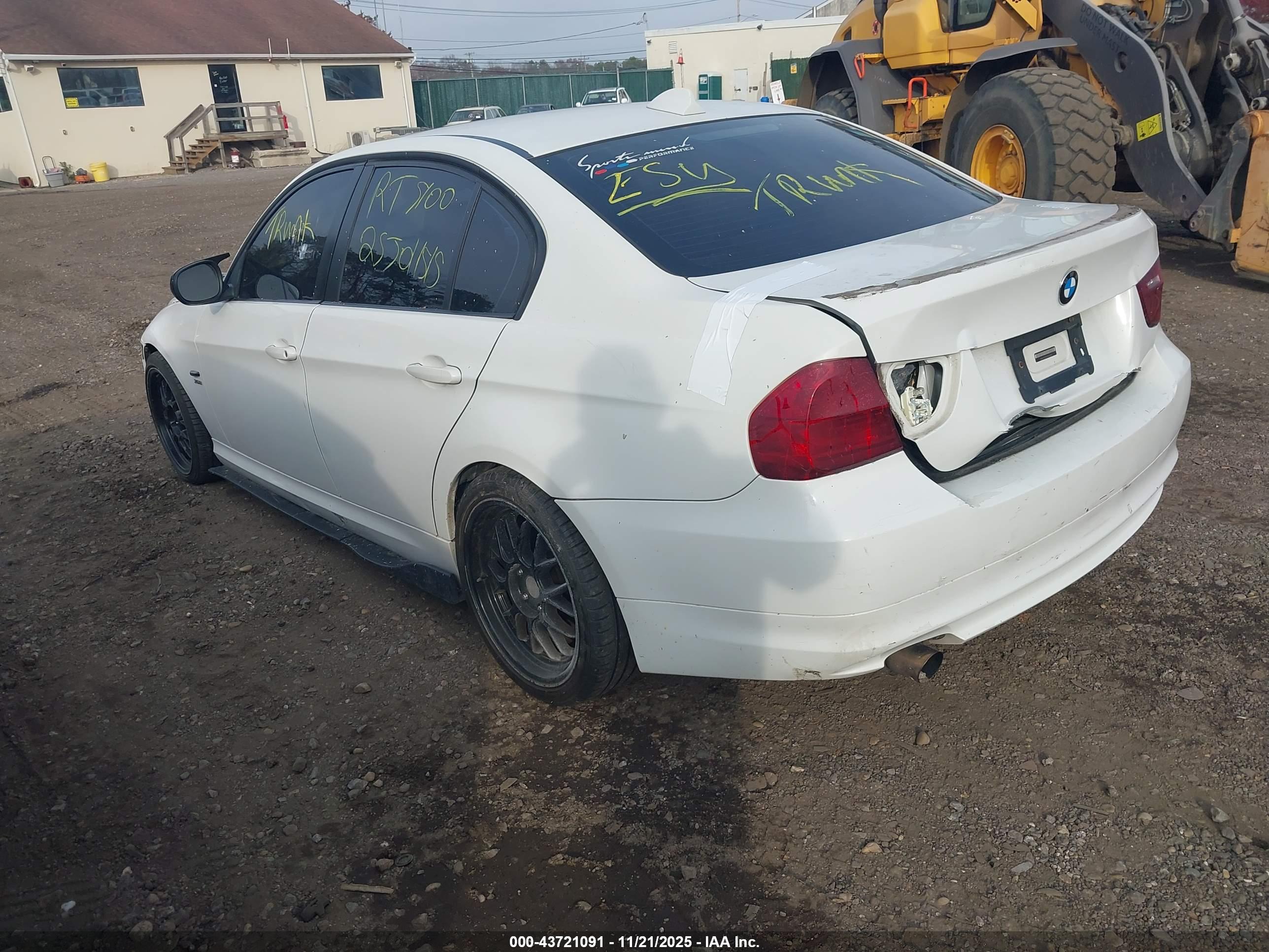 BMW 328I image 3