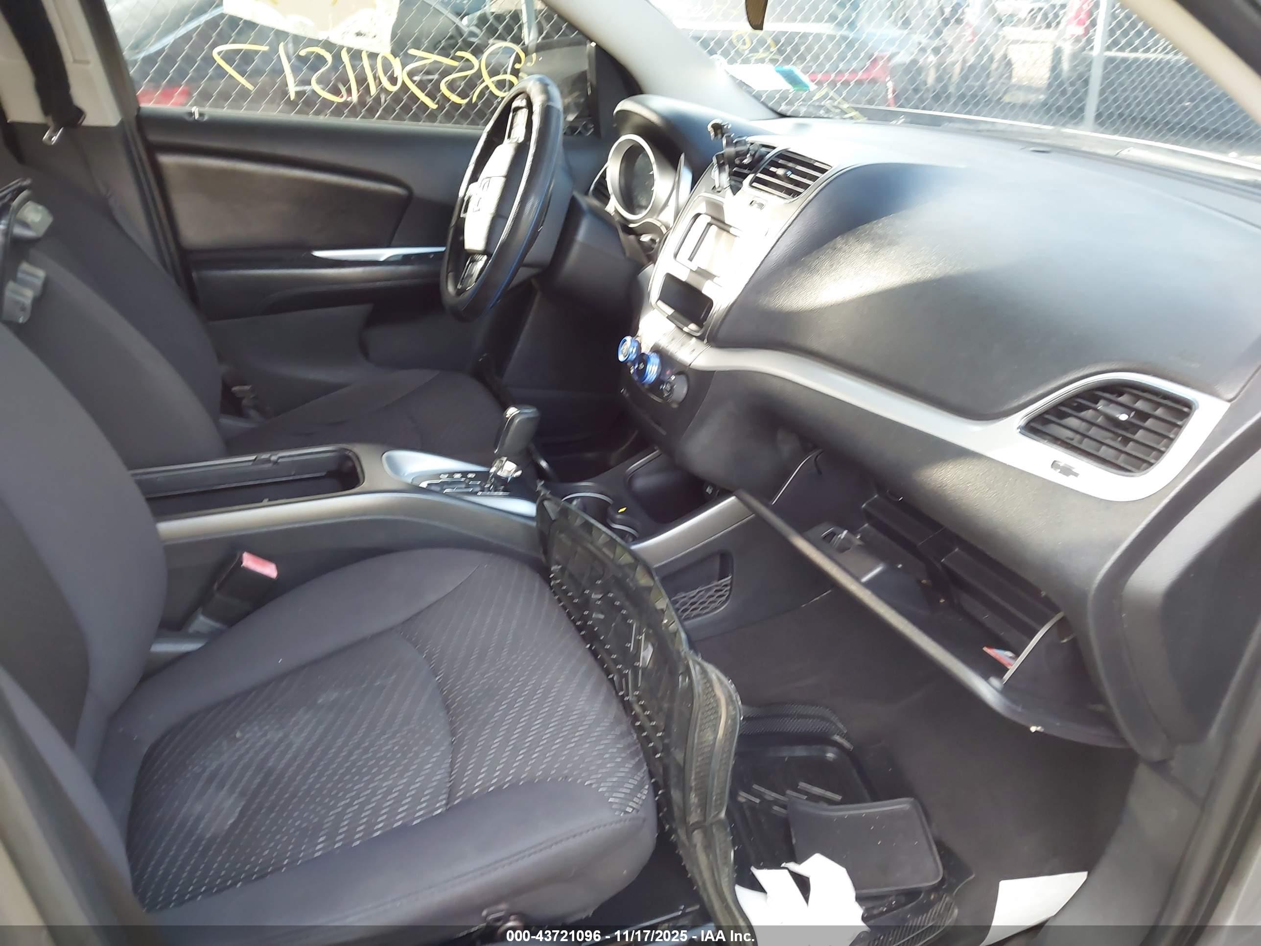 DODGE JOURNEY image 5