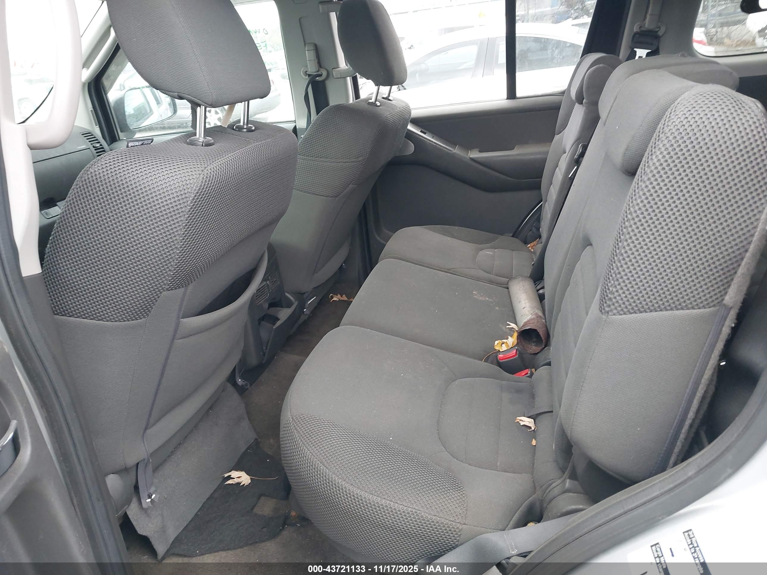 NISSAN PATHFINDER image 8