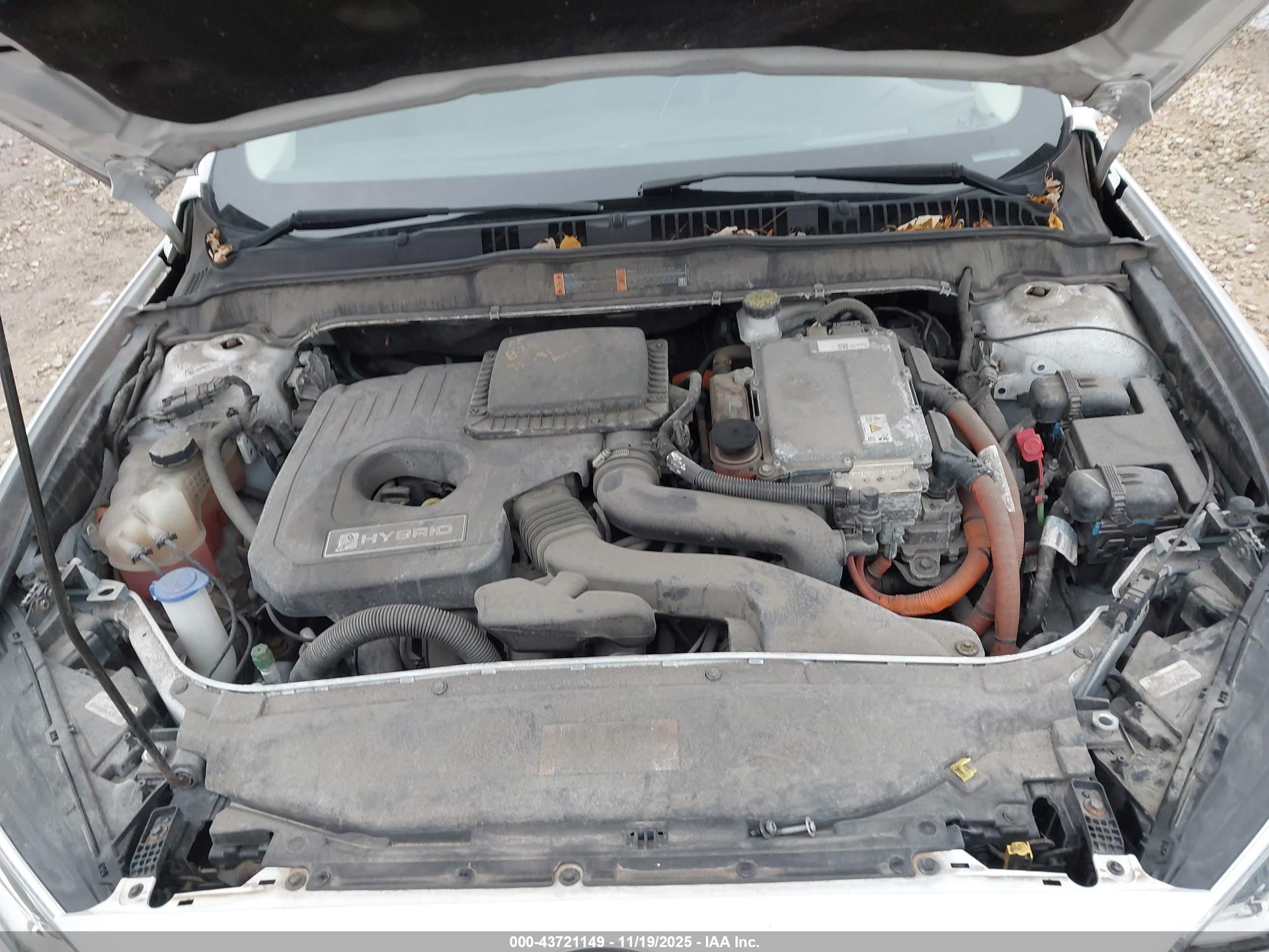 FORD FUSION image 10