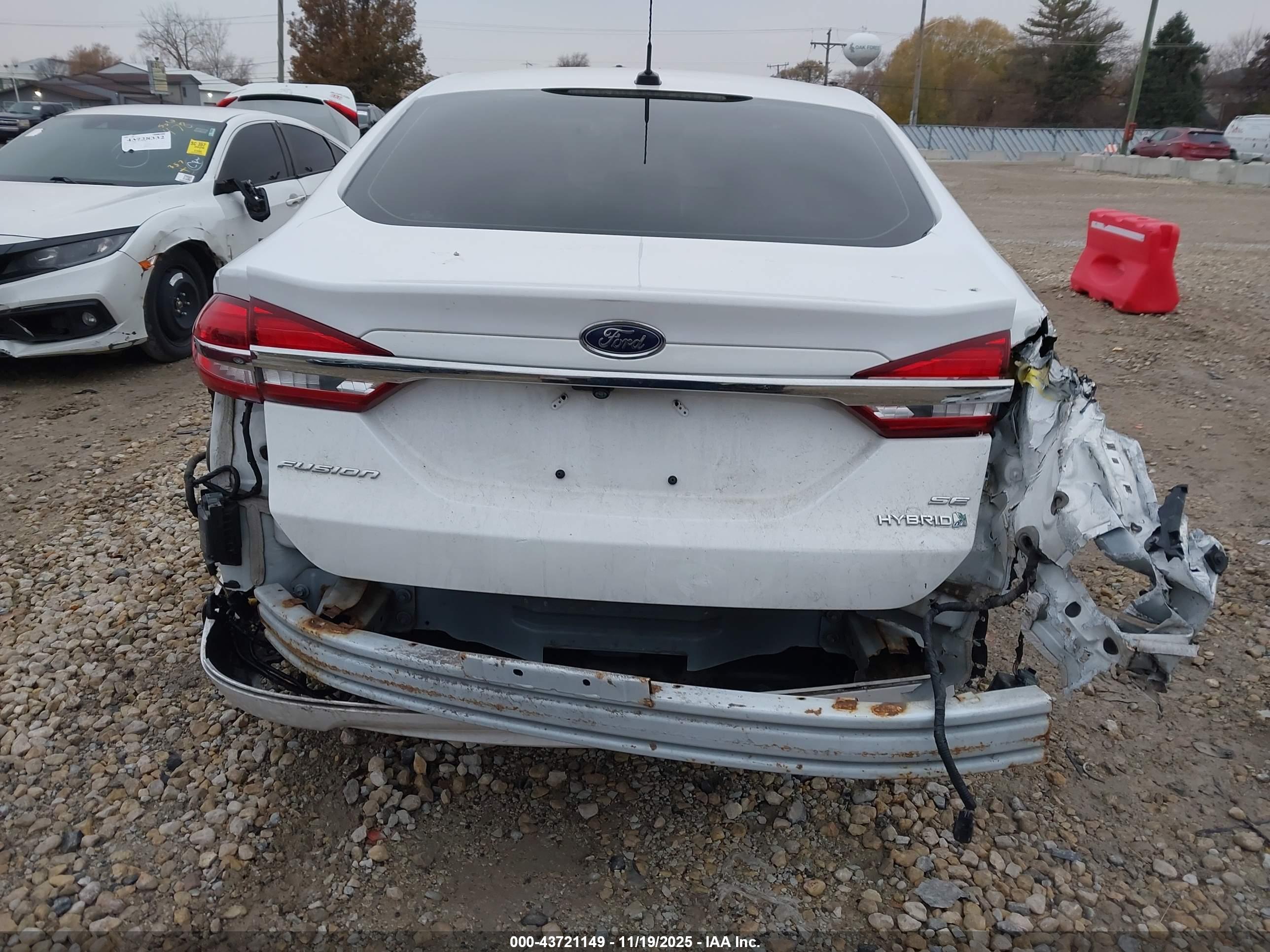 FORD FUSION image 6