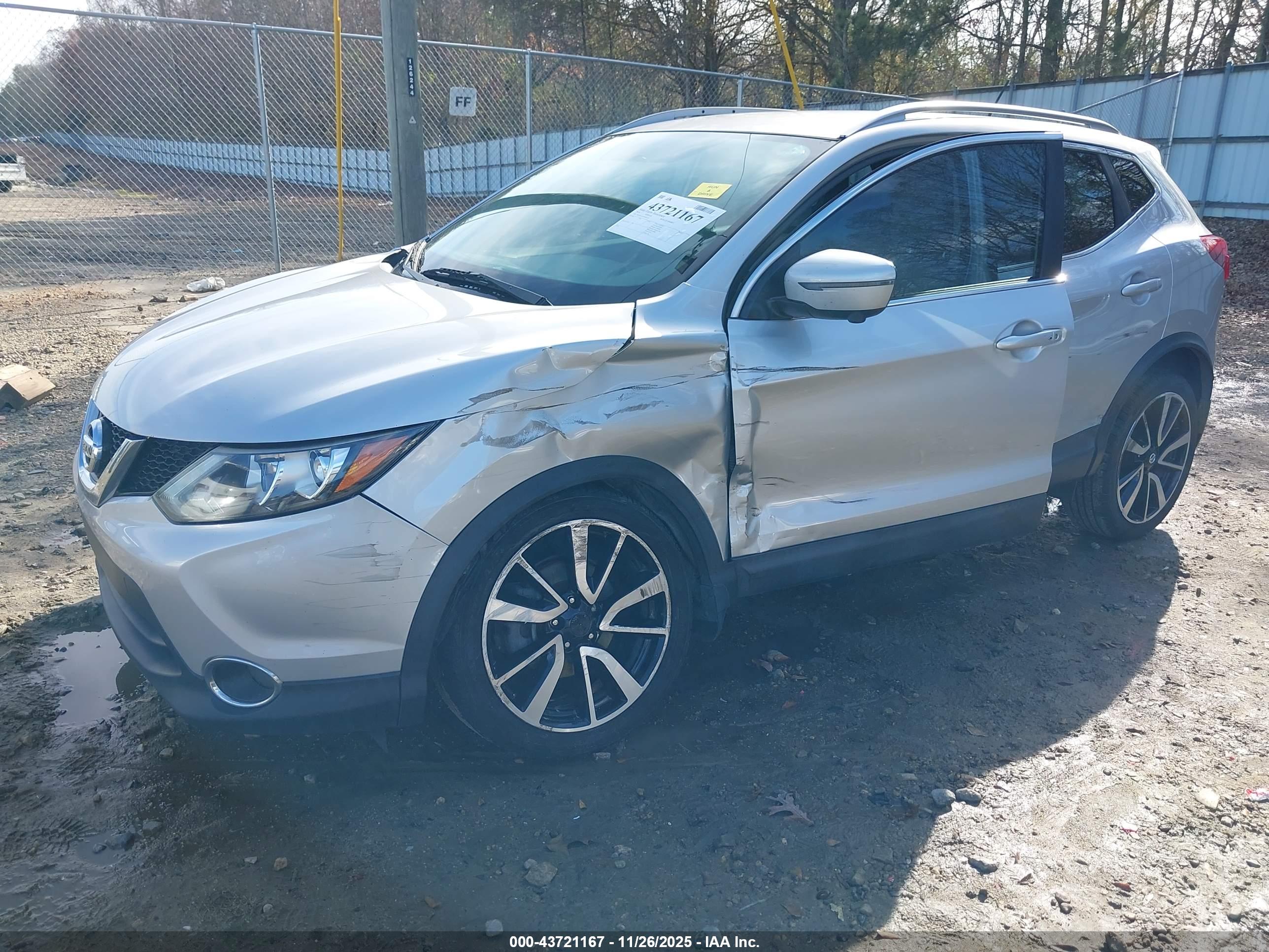 NISSAN ROGUE image 2