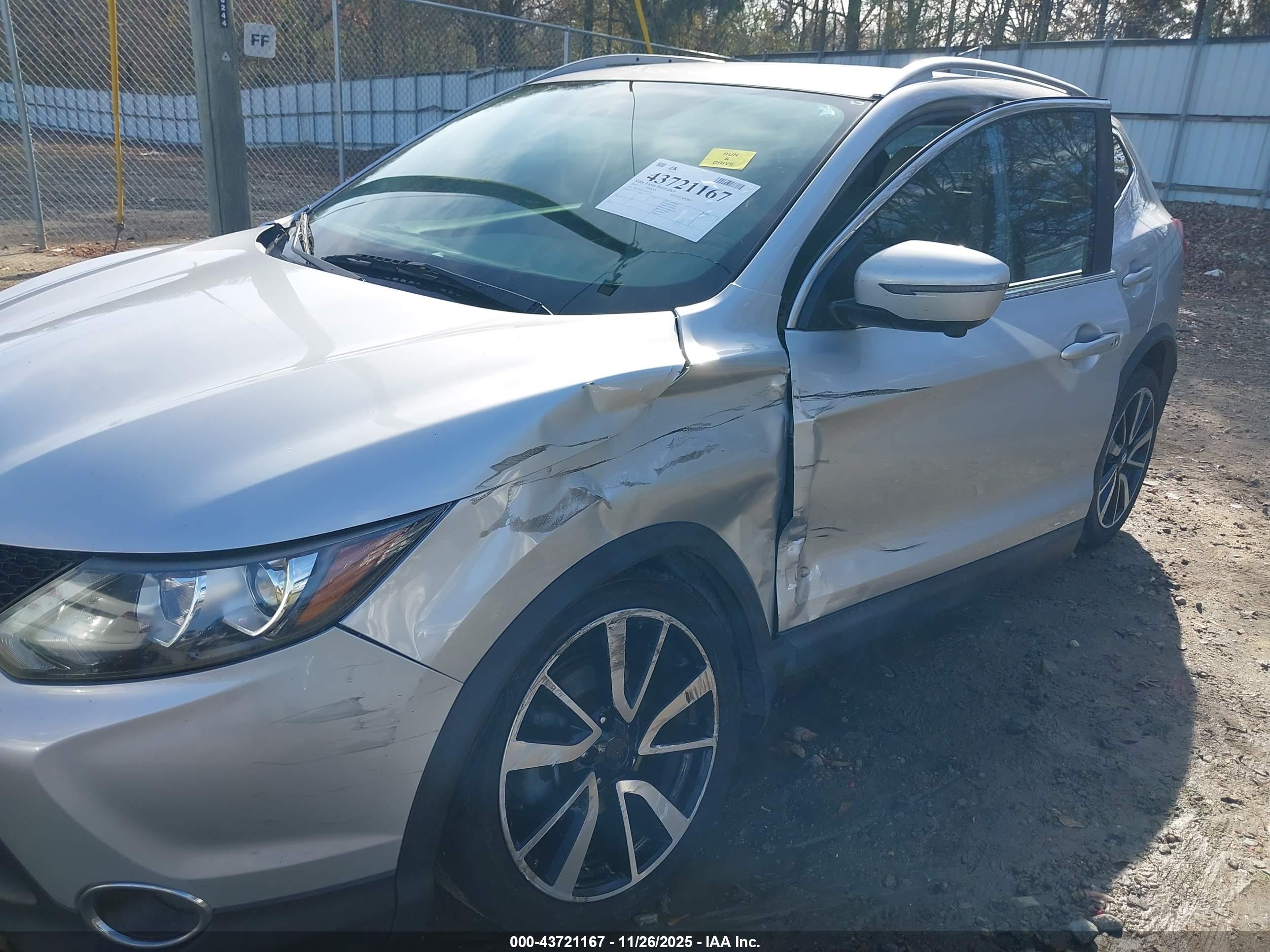 NISSAN ROGUE image 6