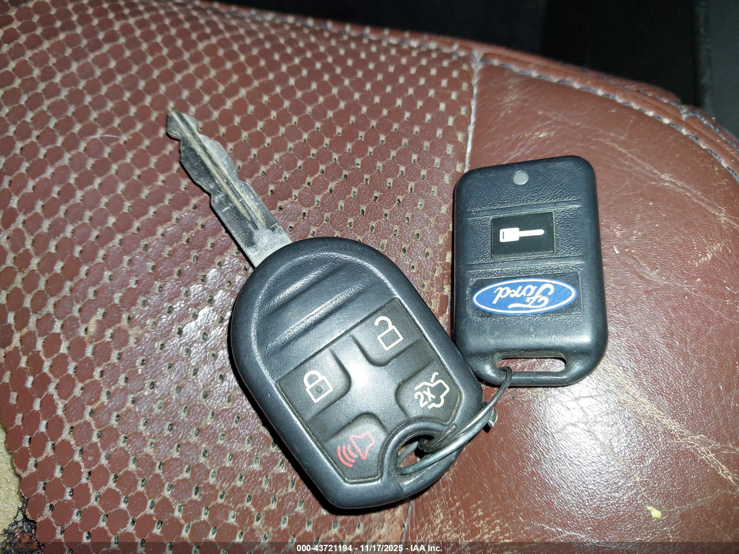 FORD EXPEDITION image 11
