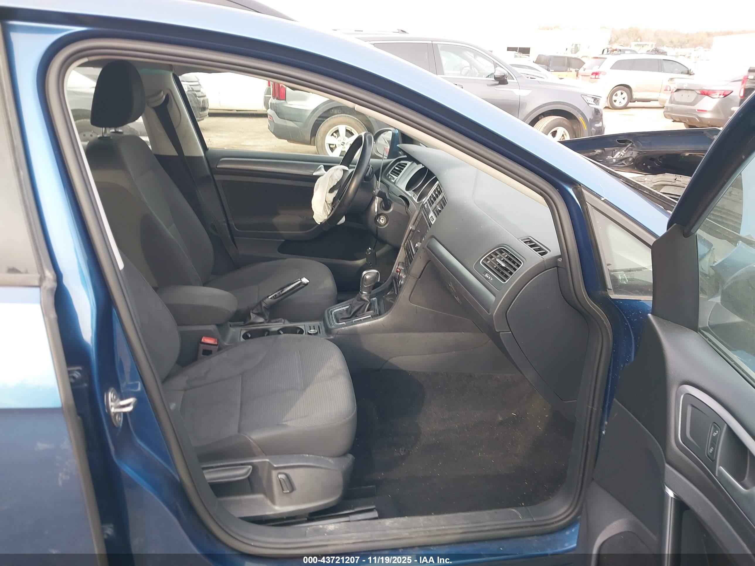 VOLKSWAGEN GOLF image 5