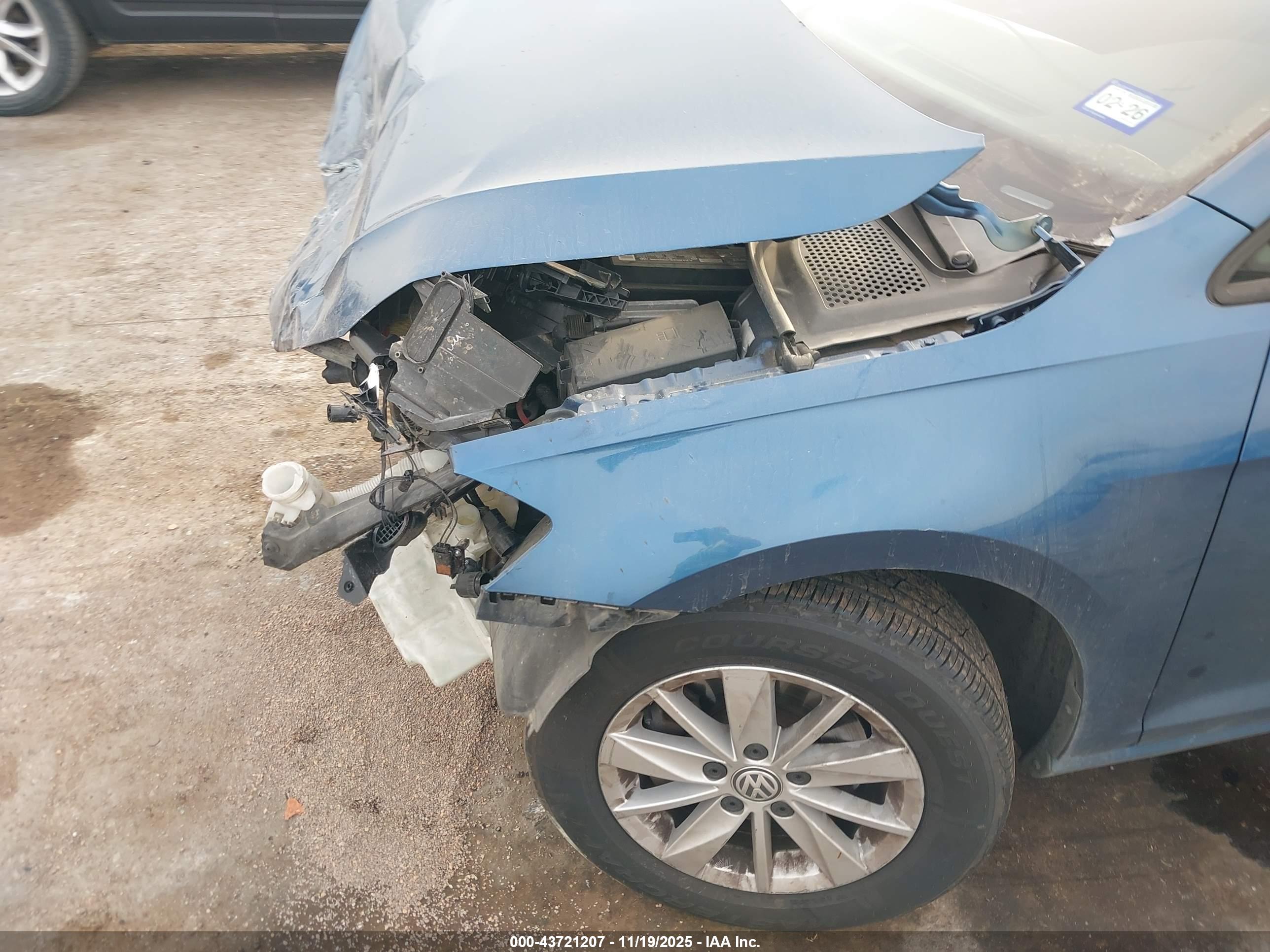VOLKSWAGEN GOLF image 6