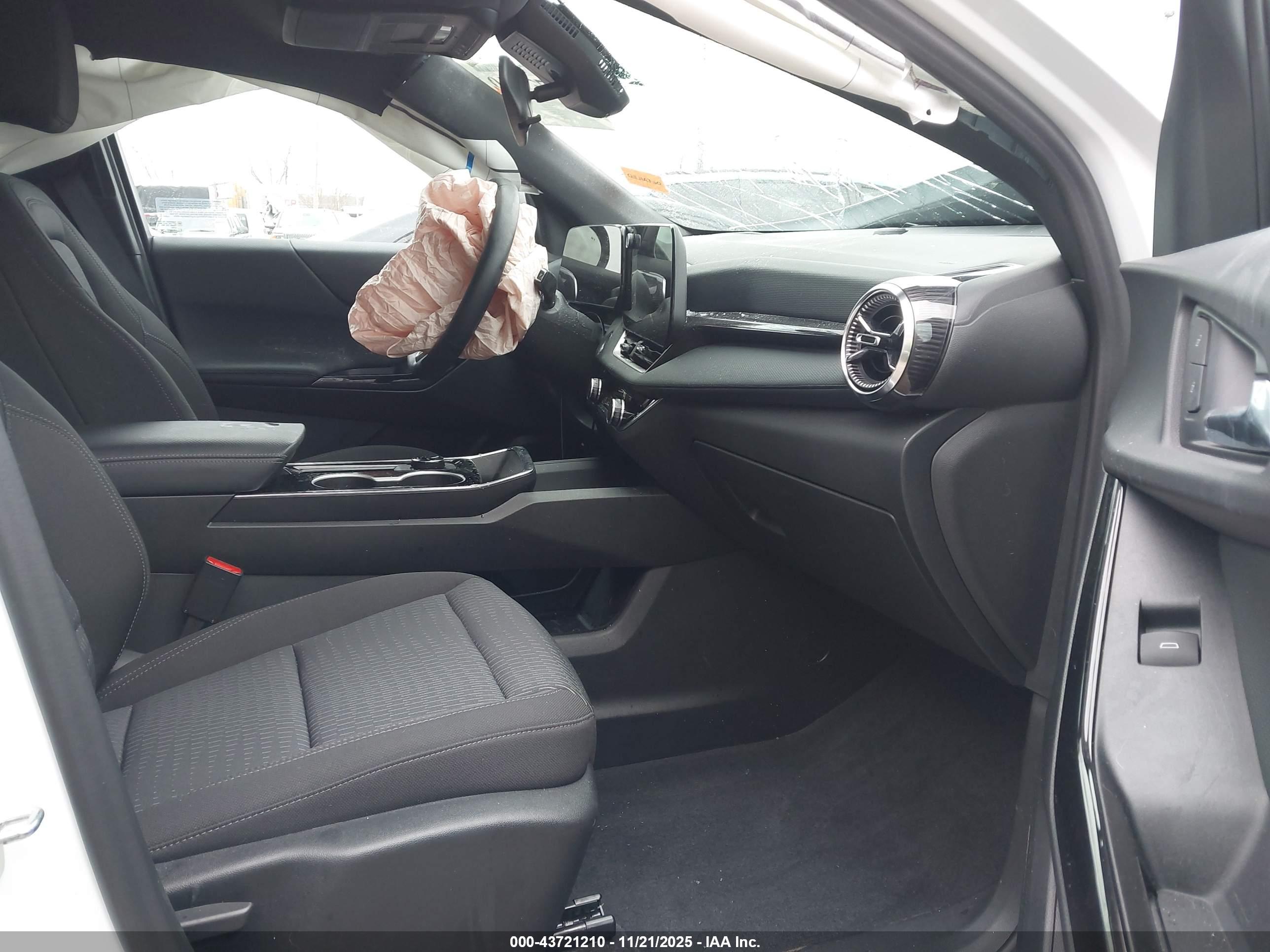 CHEVROLET EQUINOX image 5