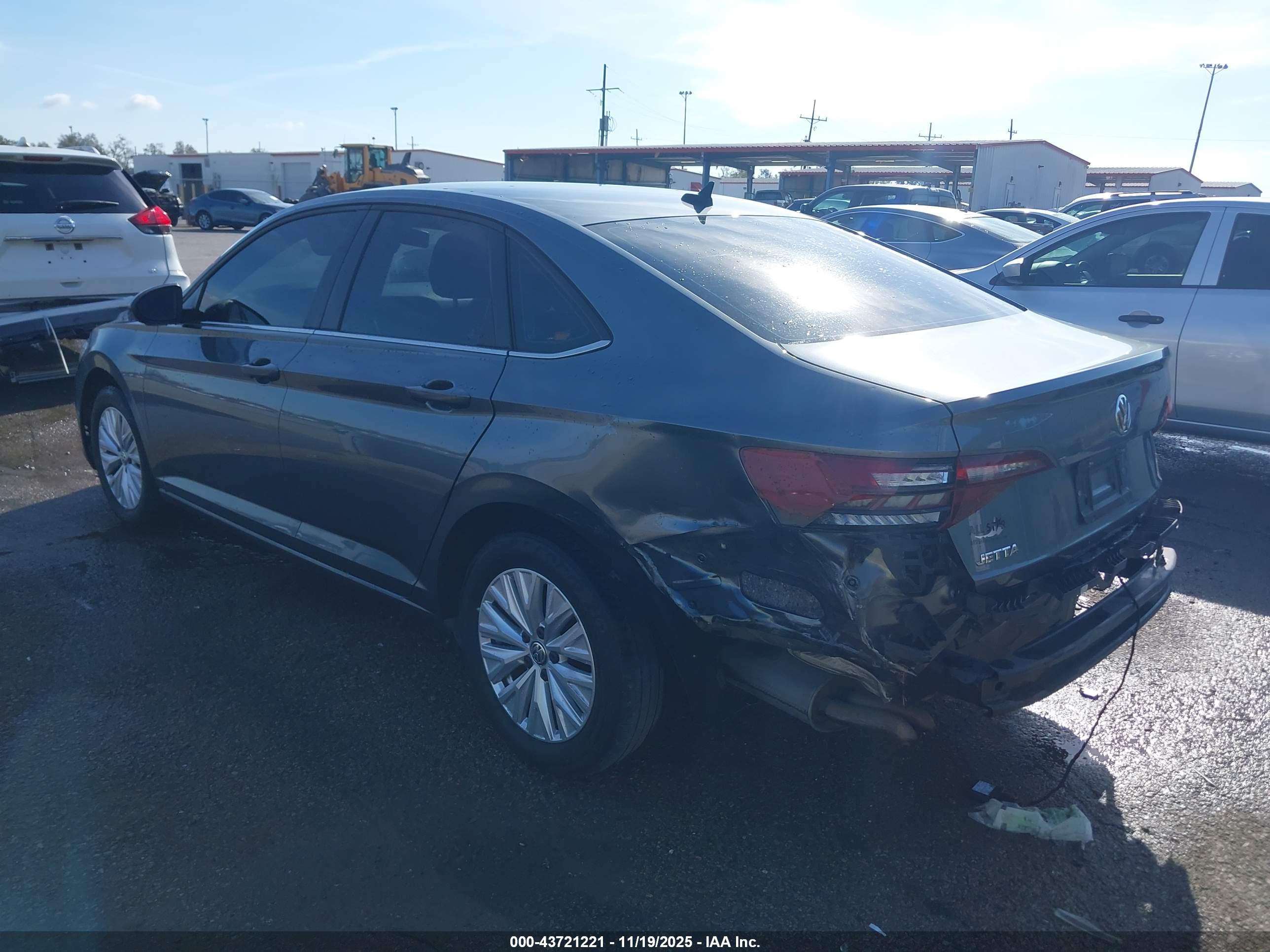 VOLKSWAGEN JETTA image 3