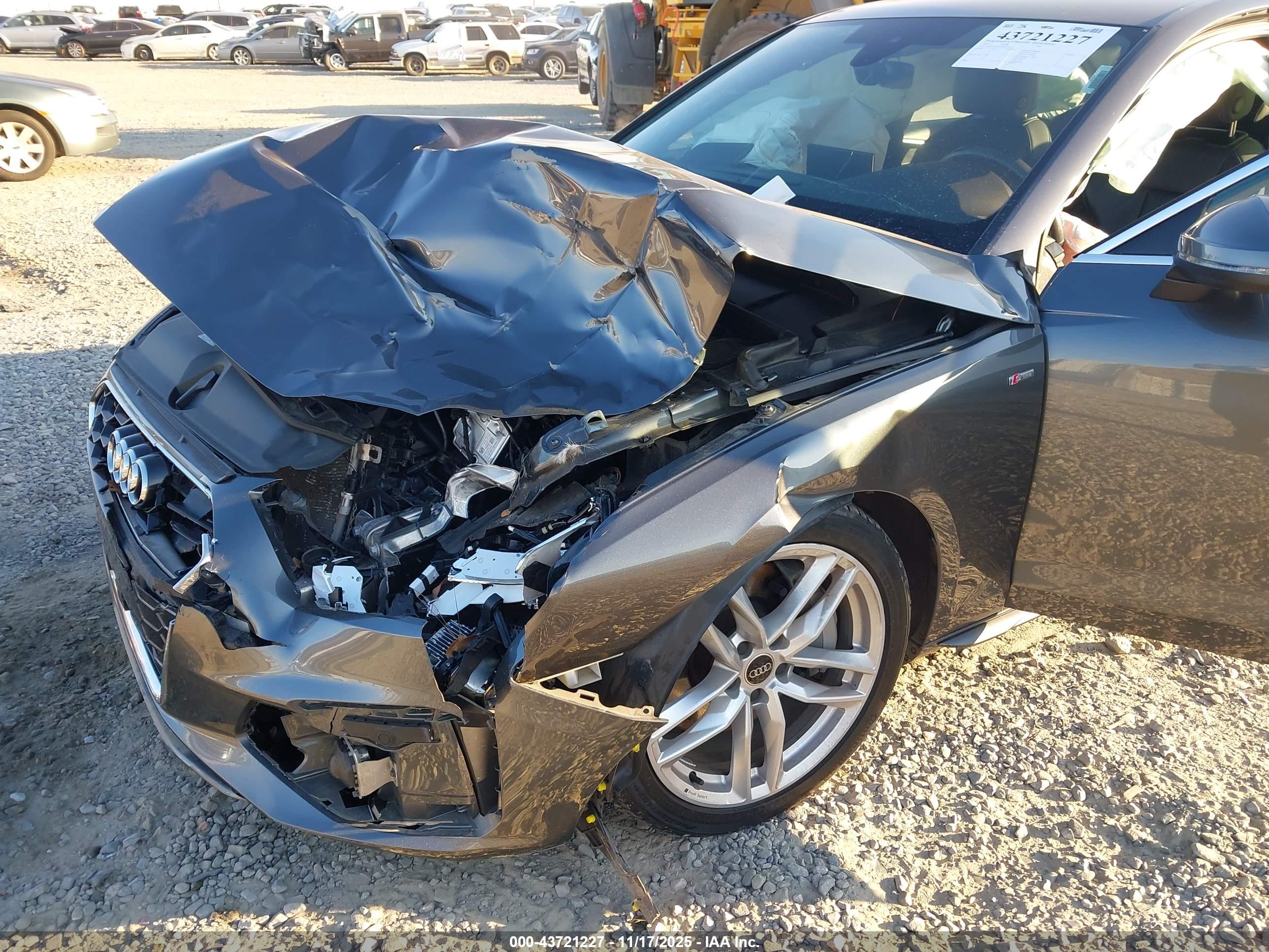 AUDI A4 image 6