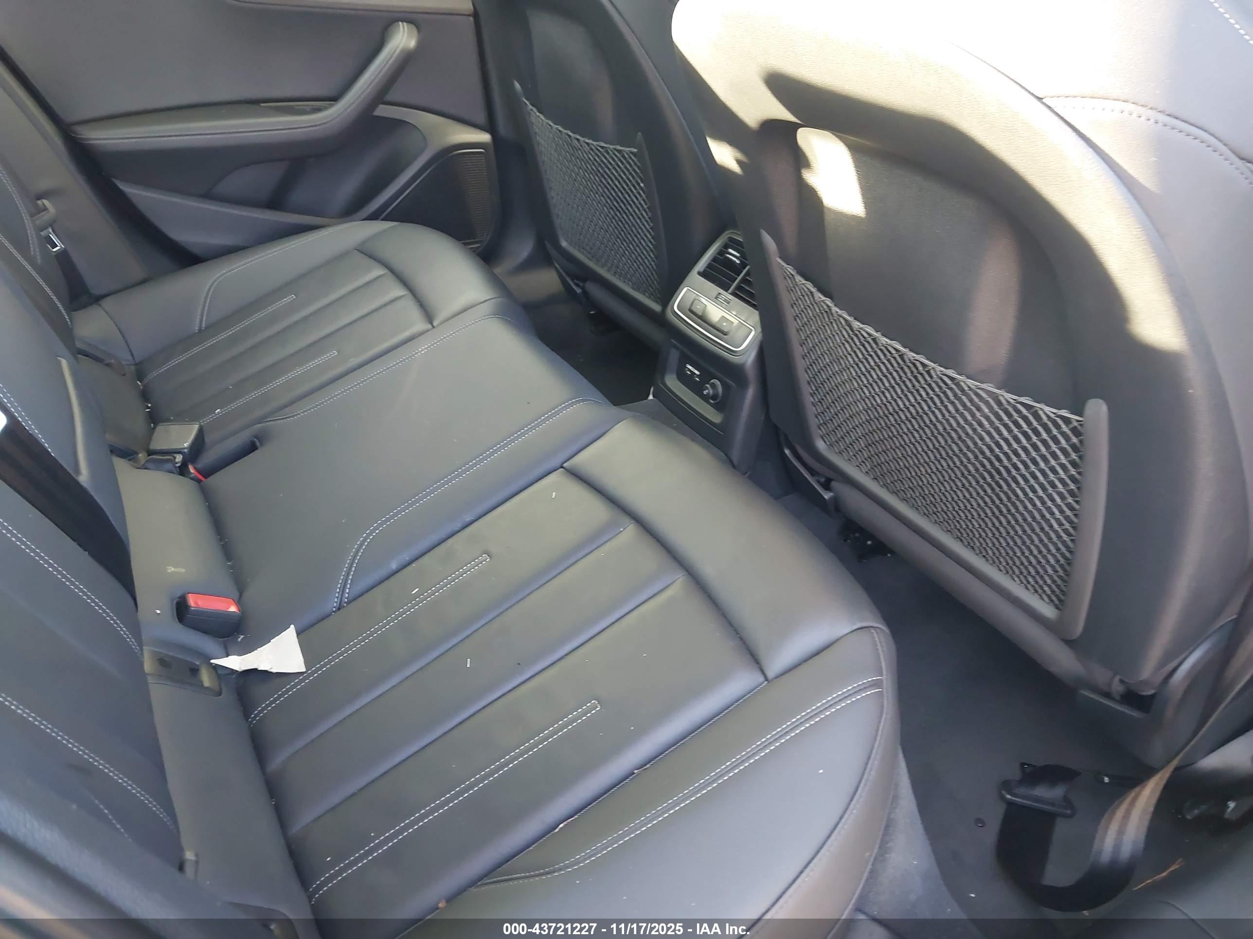 AUDI A4 image 8