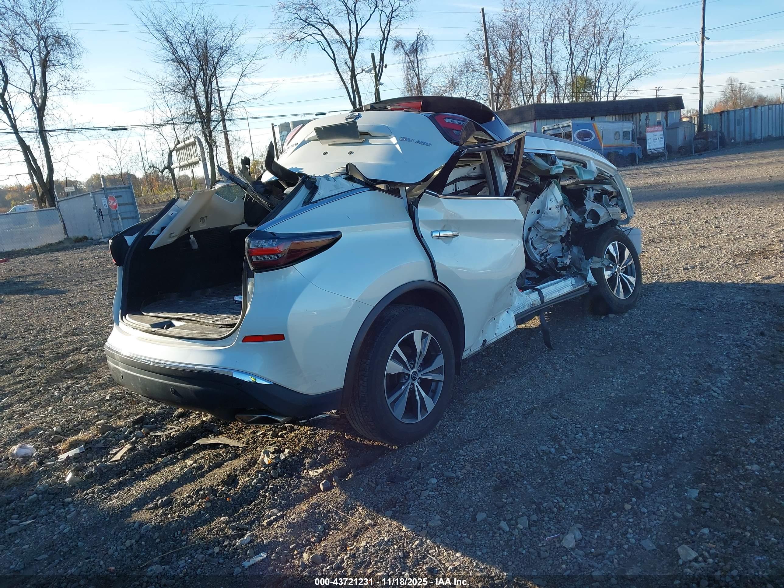 NISSAN MURANO image 4