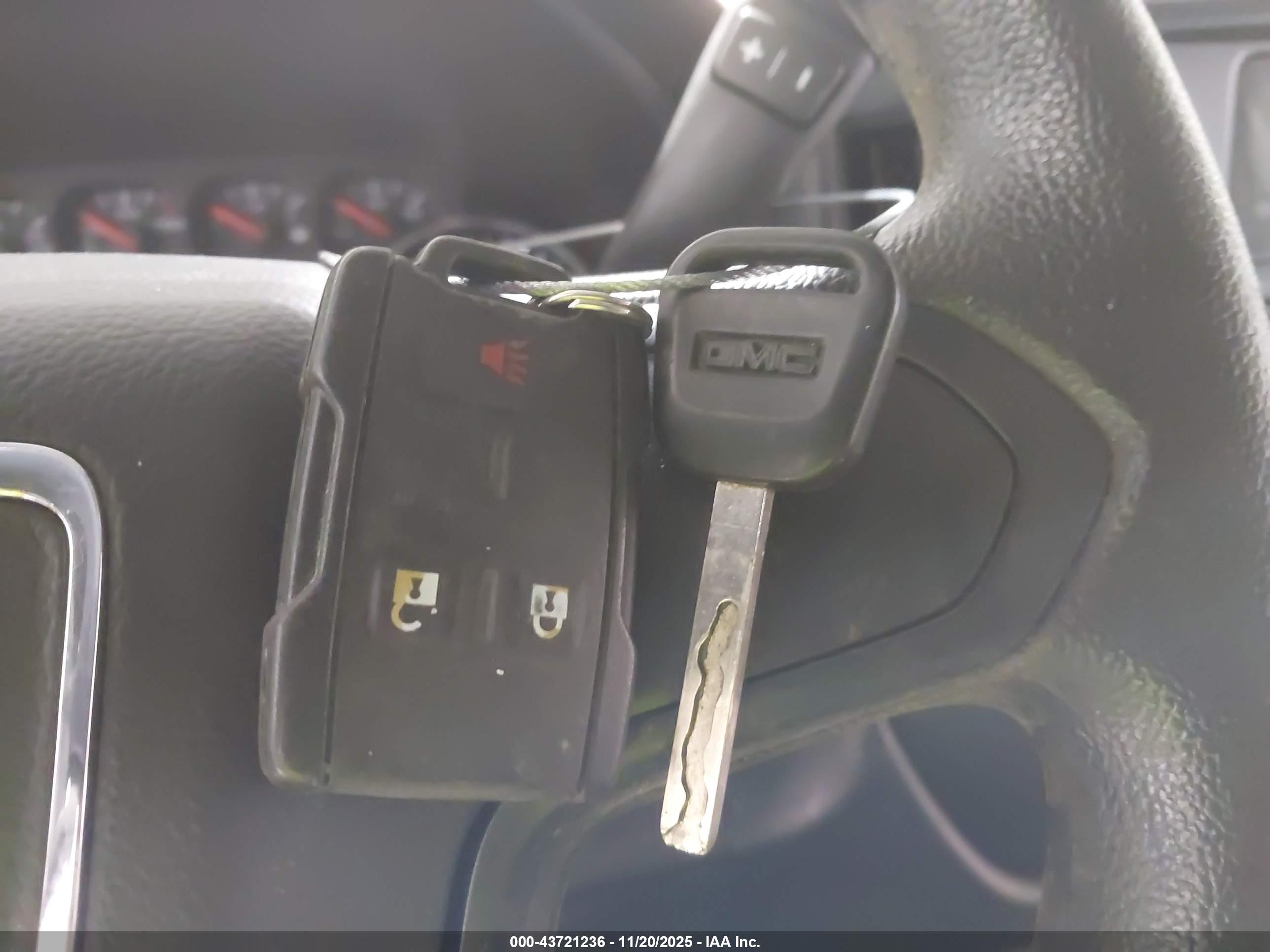 GMC SIERRA image 11