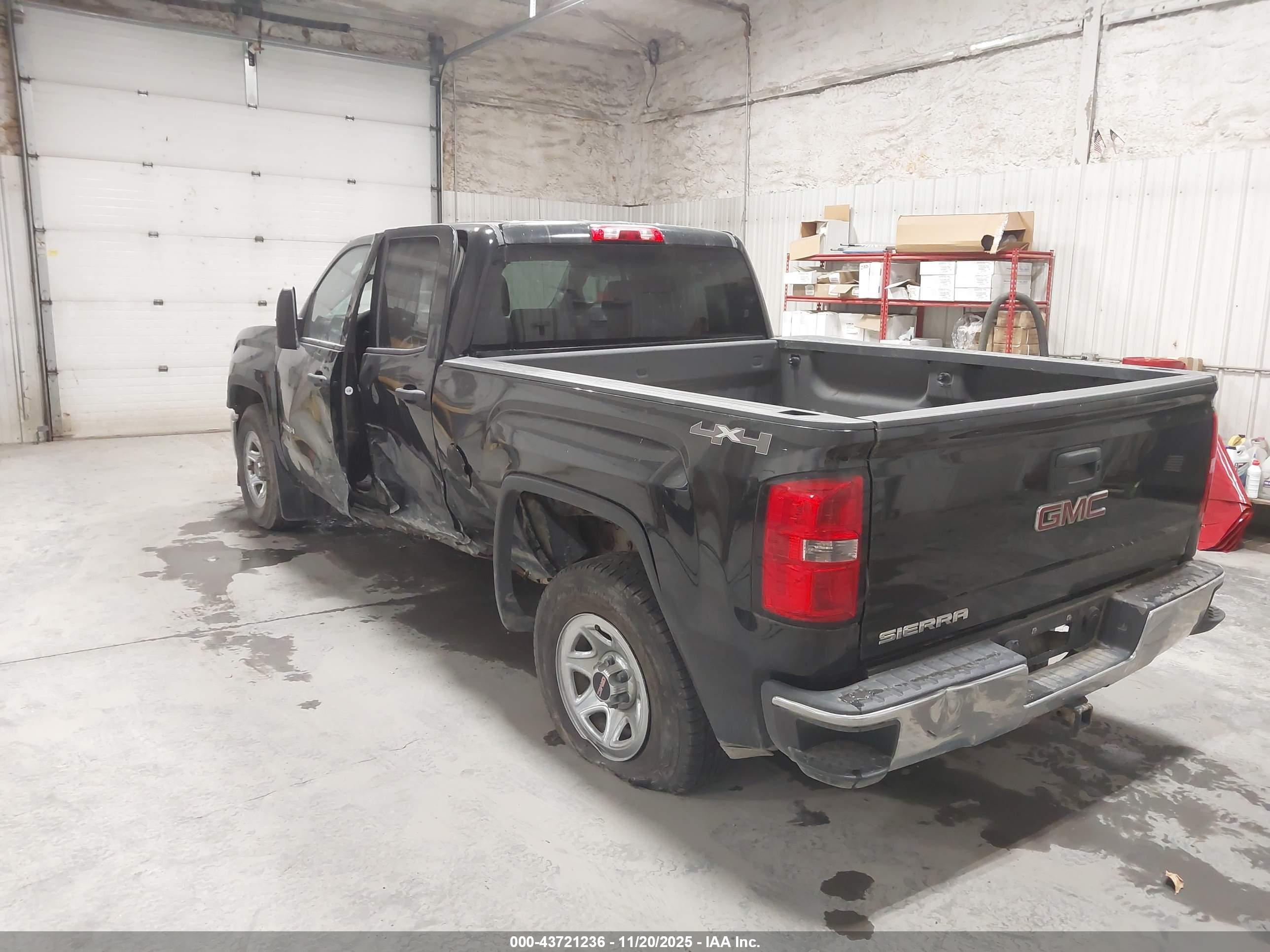 GMC SIERRA image 3
