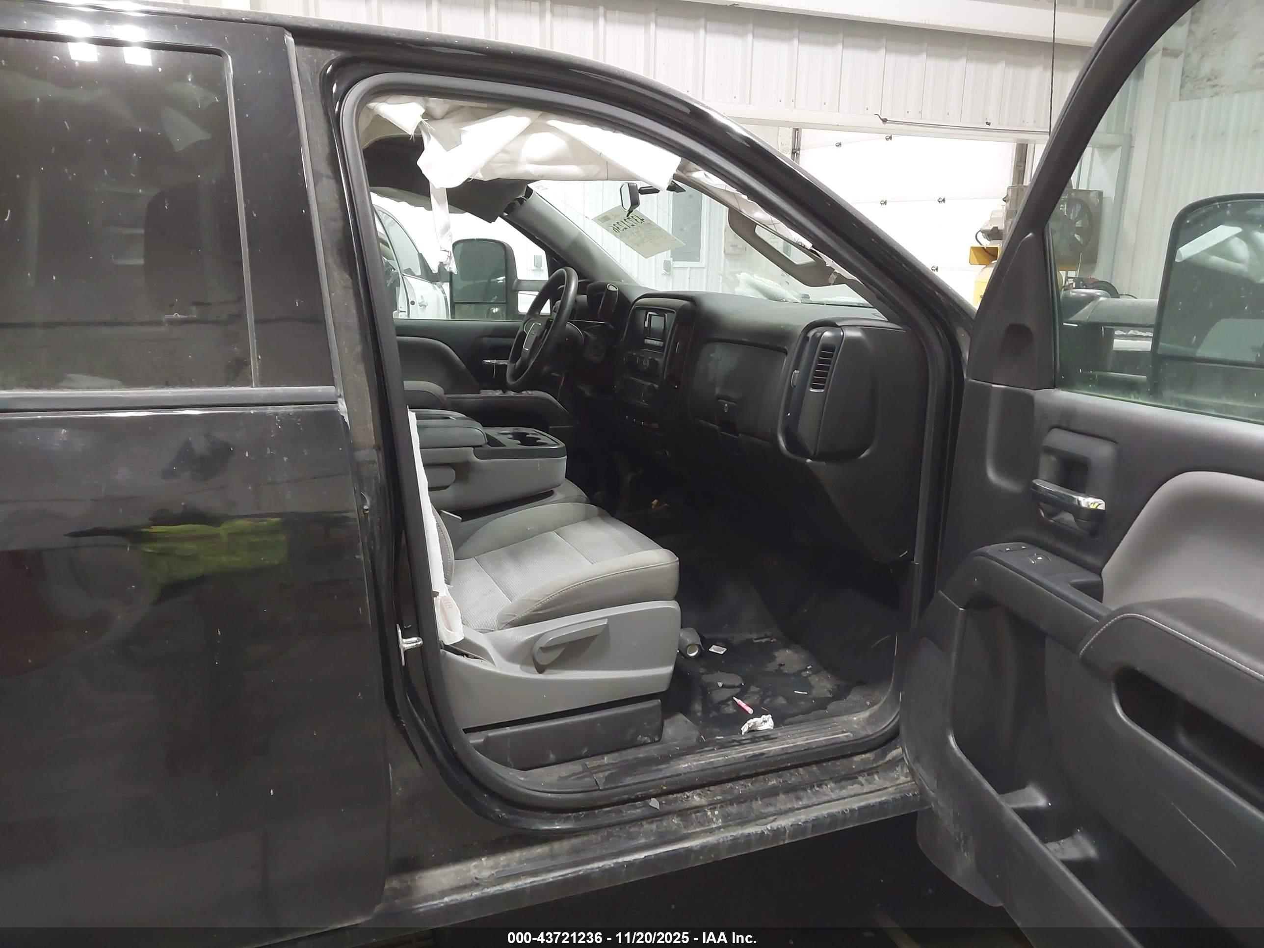 GMC SIERRA image 5