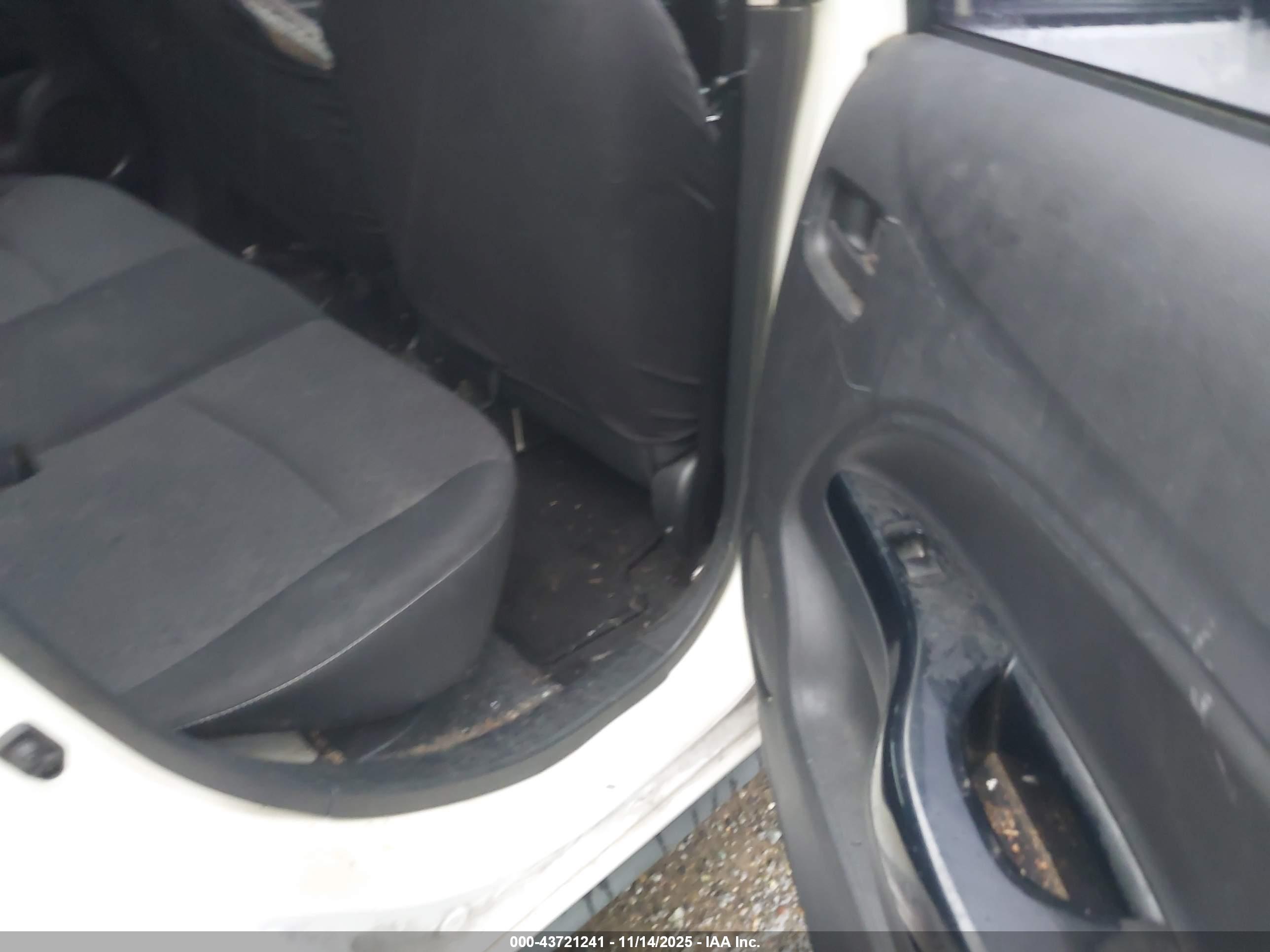 MITSUBISHI MIRAGE image 8