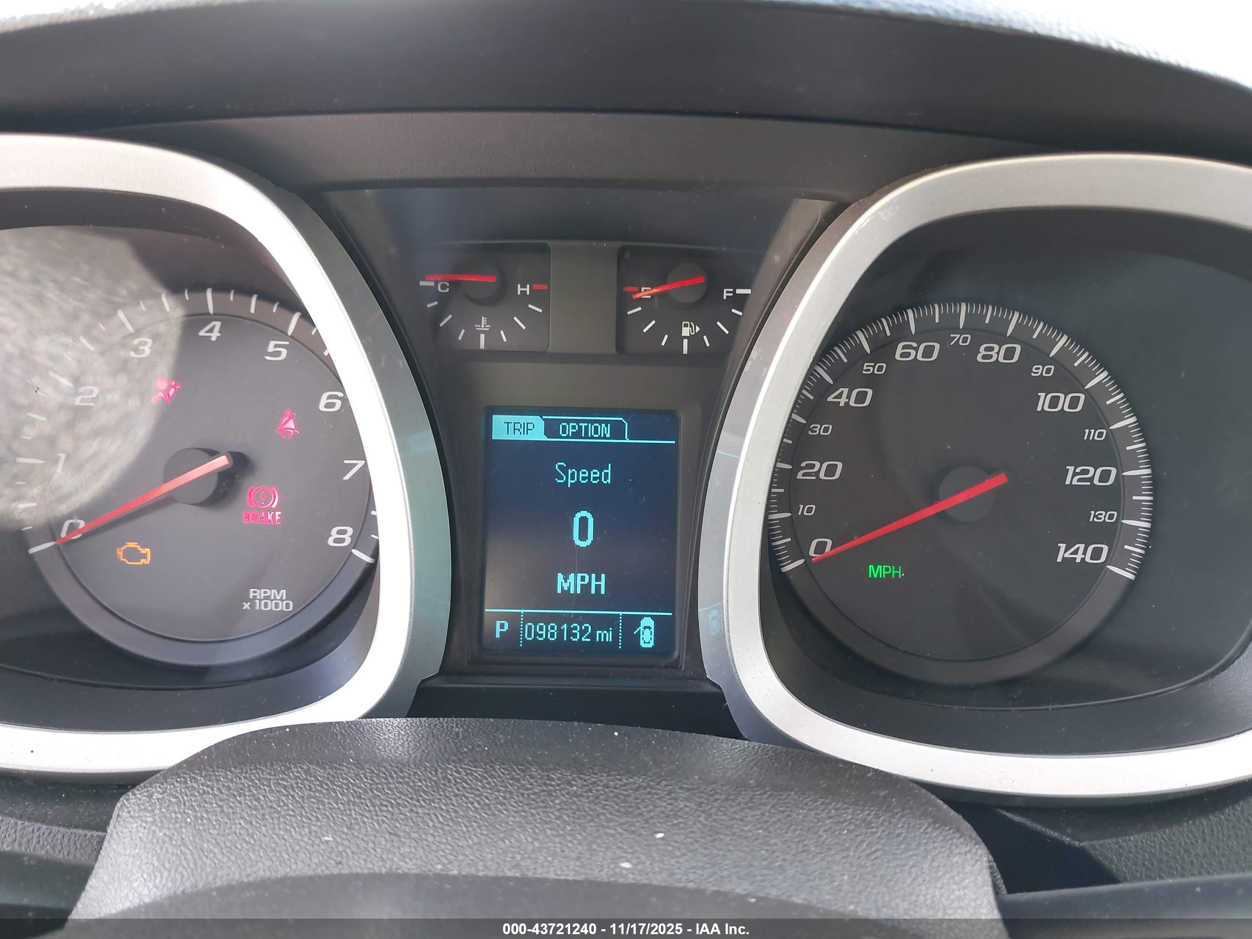 CHEVROLET EQUINOX image 7