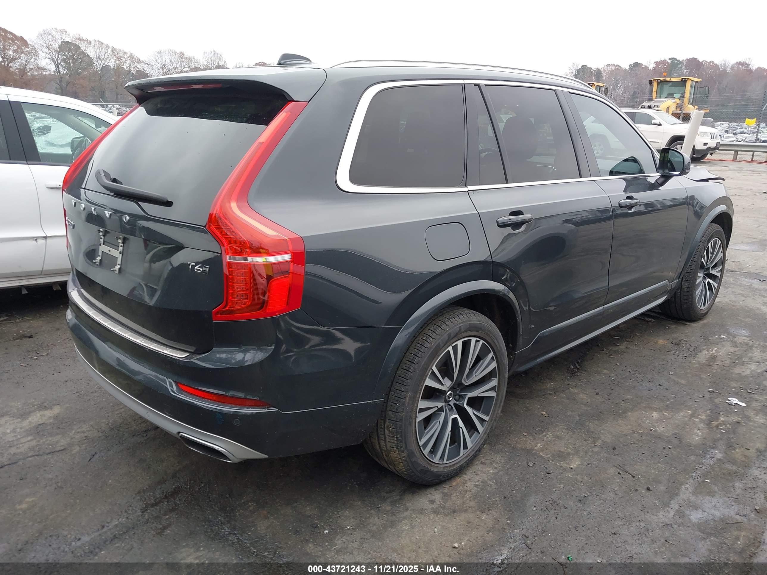 VOLVO XC90 image 4