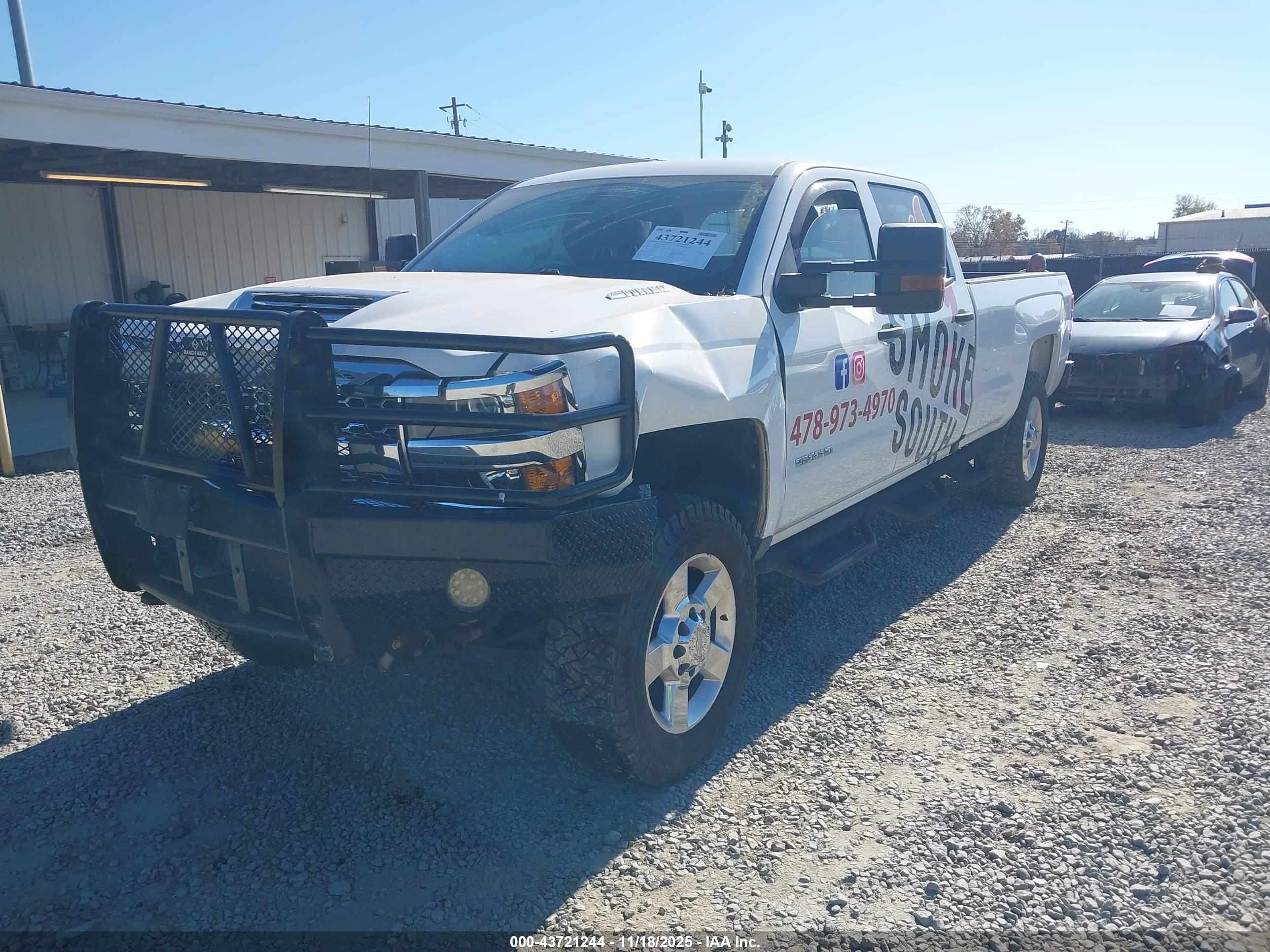 CHEVROLET SILVERADO image 2