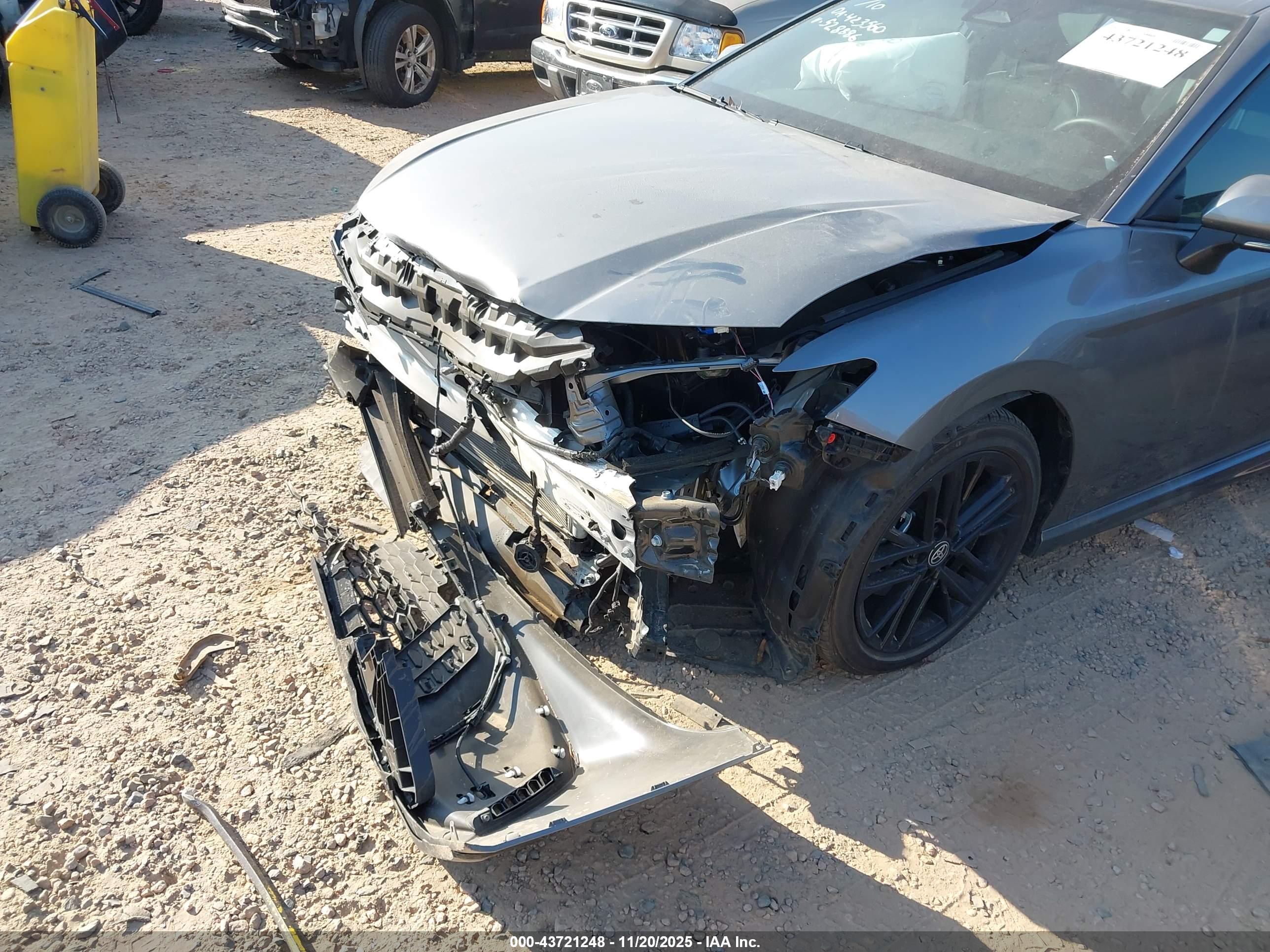 TOYOTA CAMRY image 6
