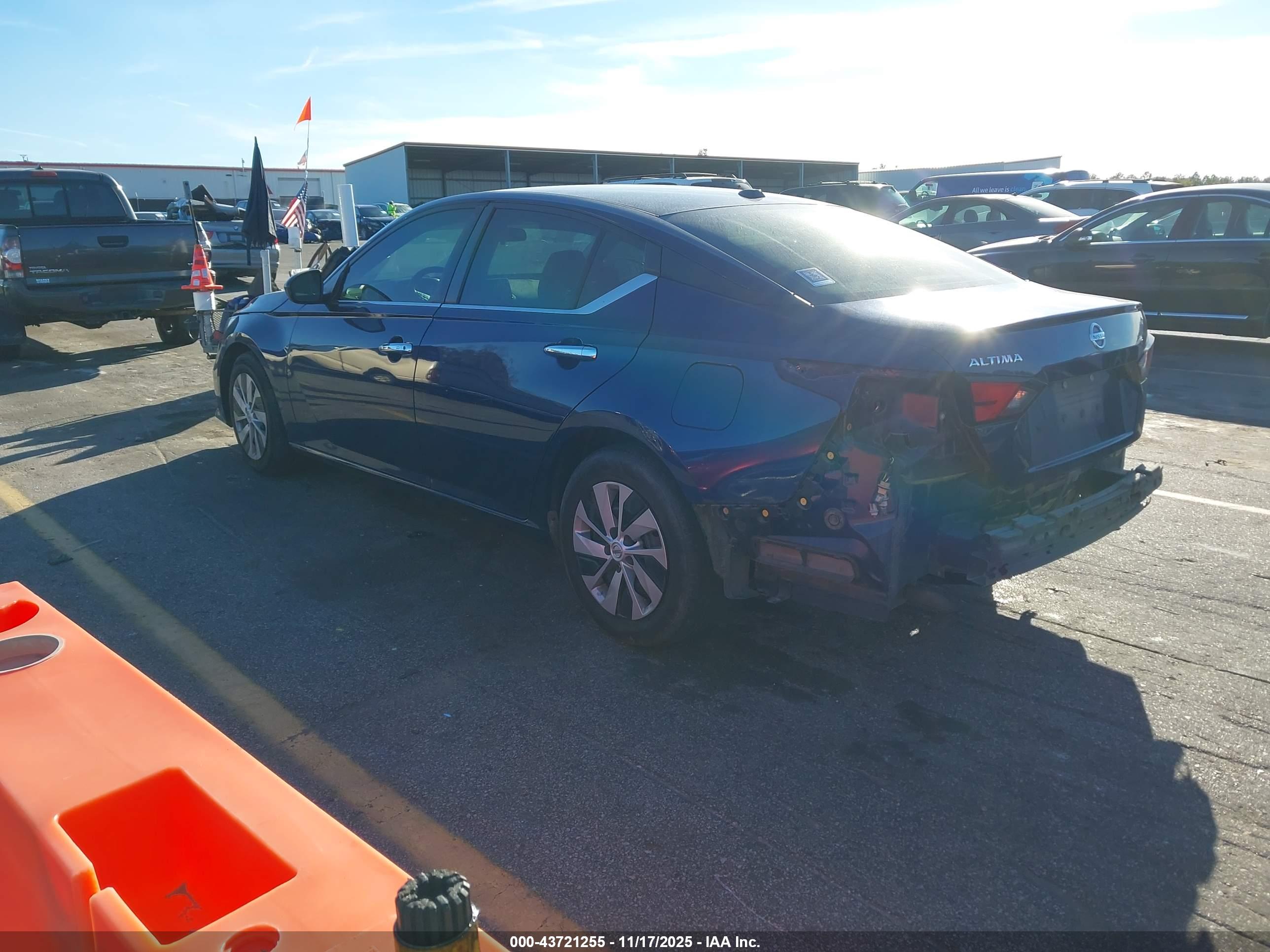 NISSAN ALTIMA image 3