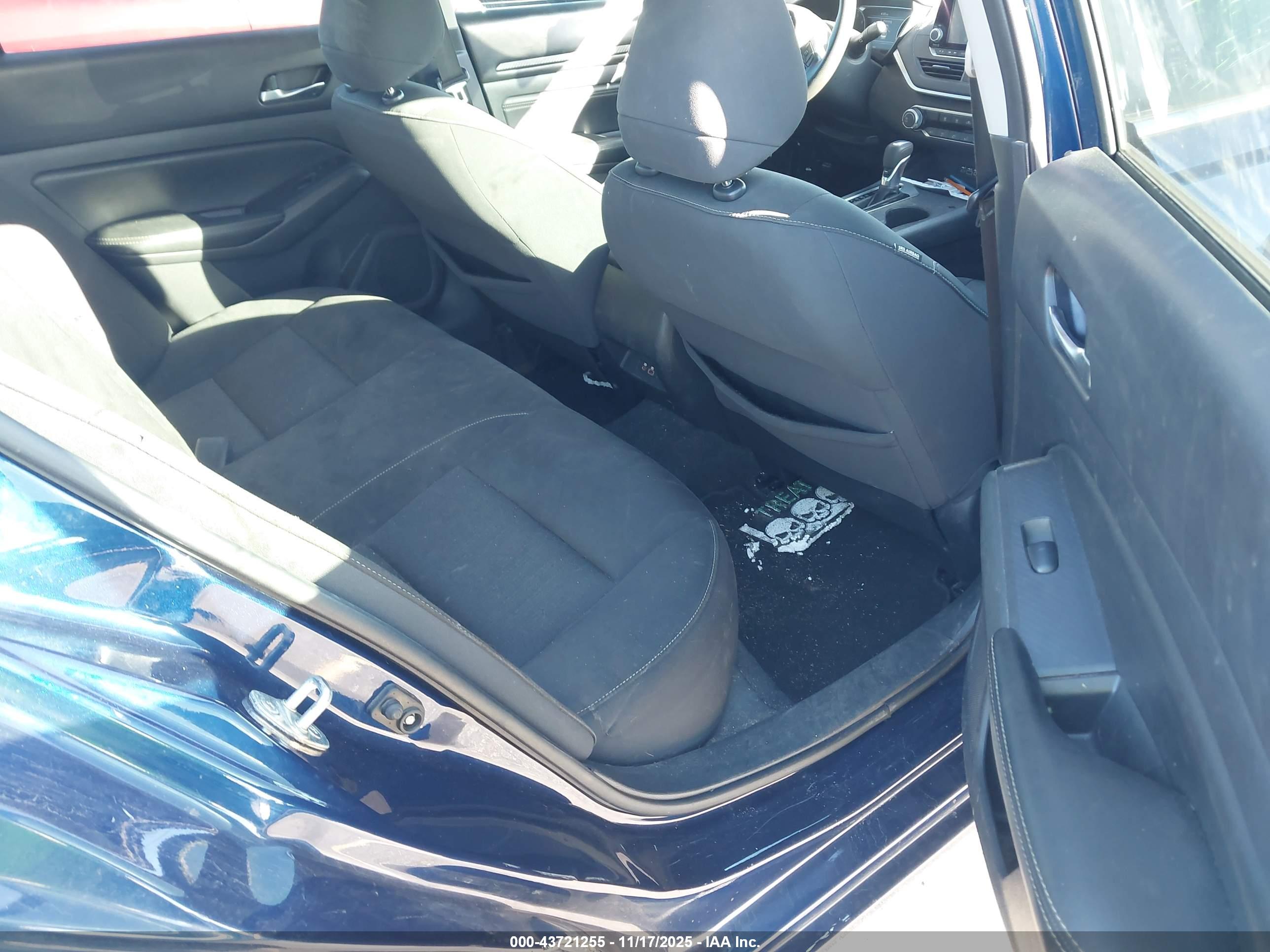 NISSAN ALTIMA image 8