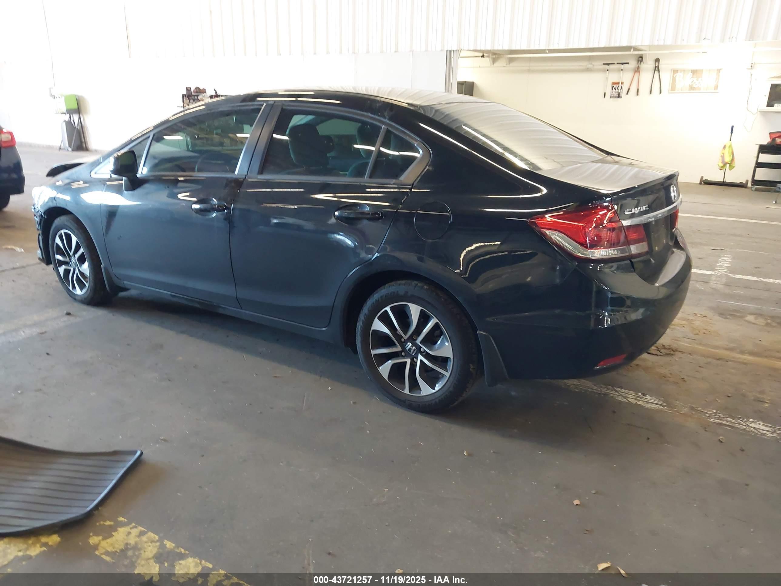 HONDA CIVIC image 3