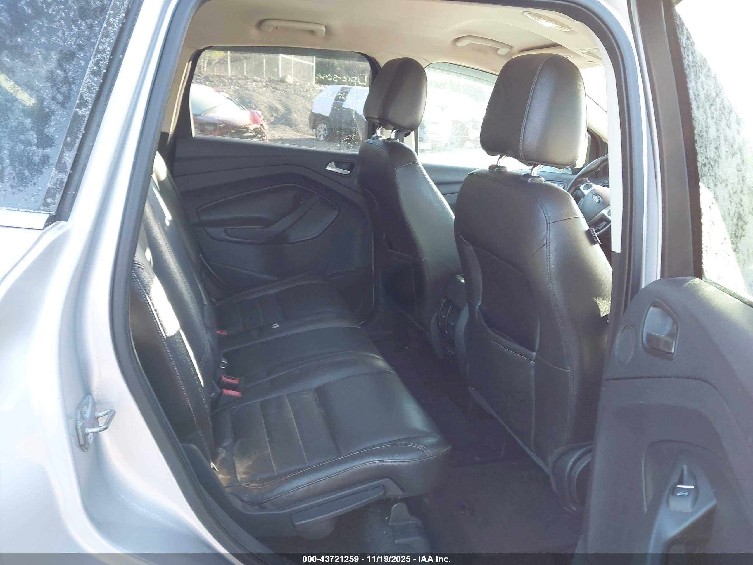 FORD ESCAPE image 8