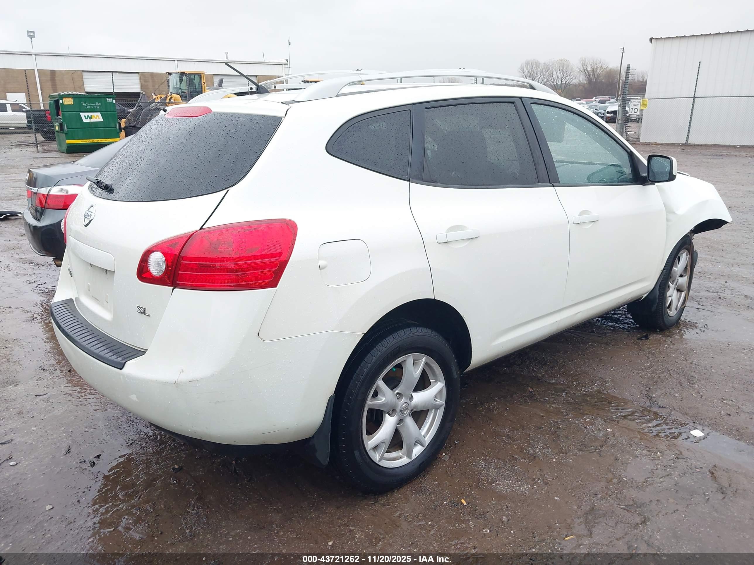 NISSAN ROGUE image 4
