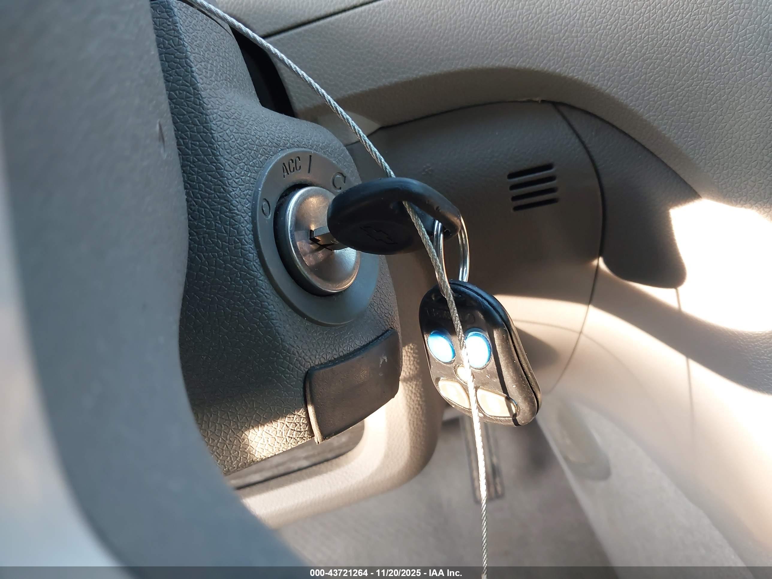 CHEVROLET TRAVERSE image 11