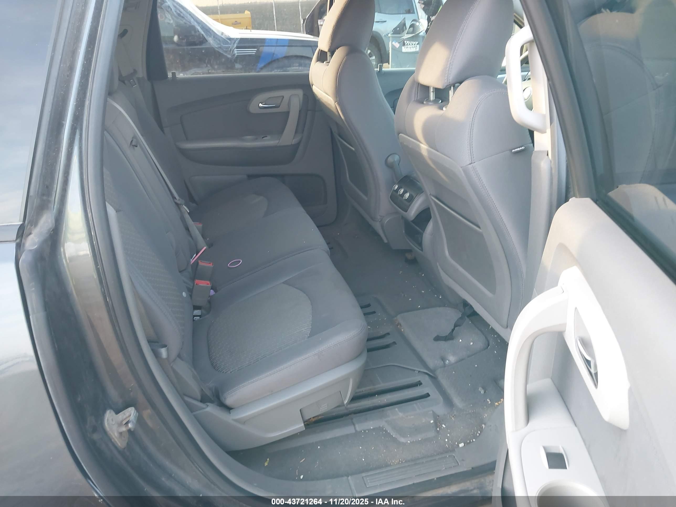 CHEVROLET TRAVERSE image 8