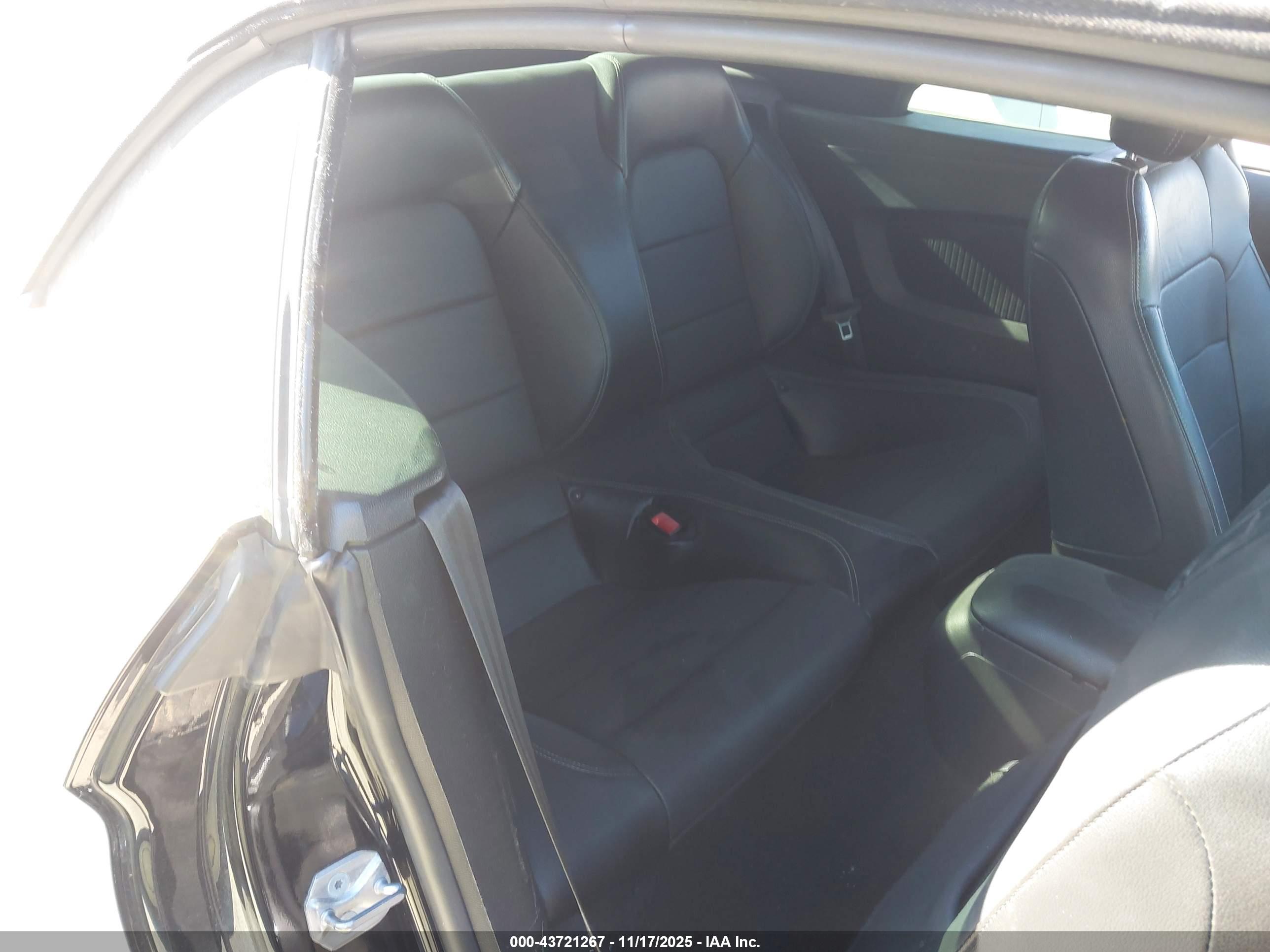FORD MUSTANG image 8