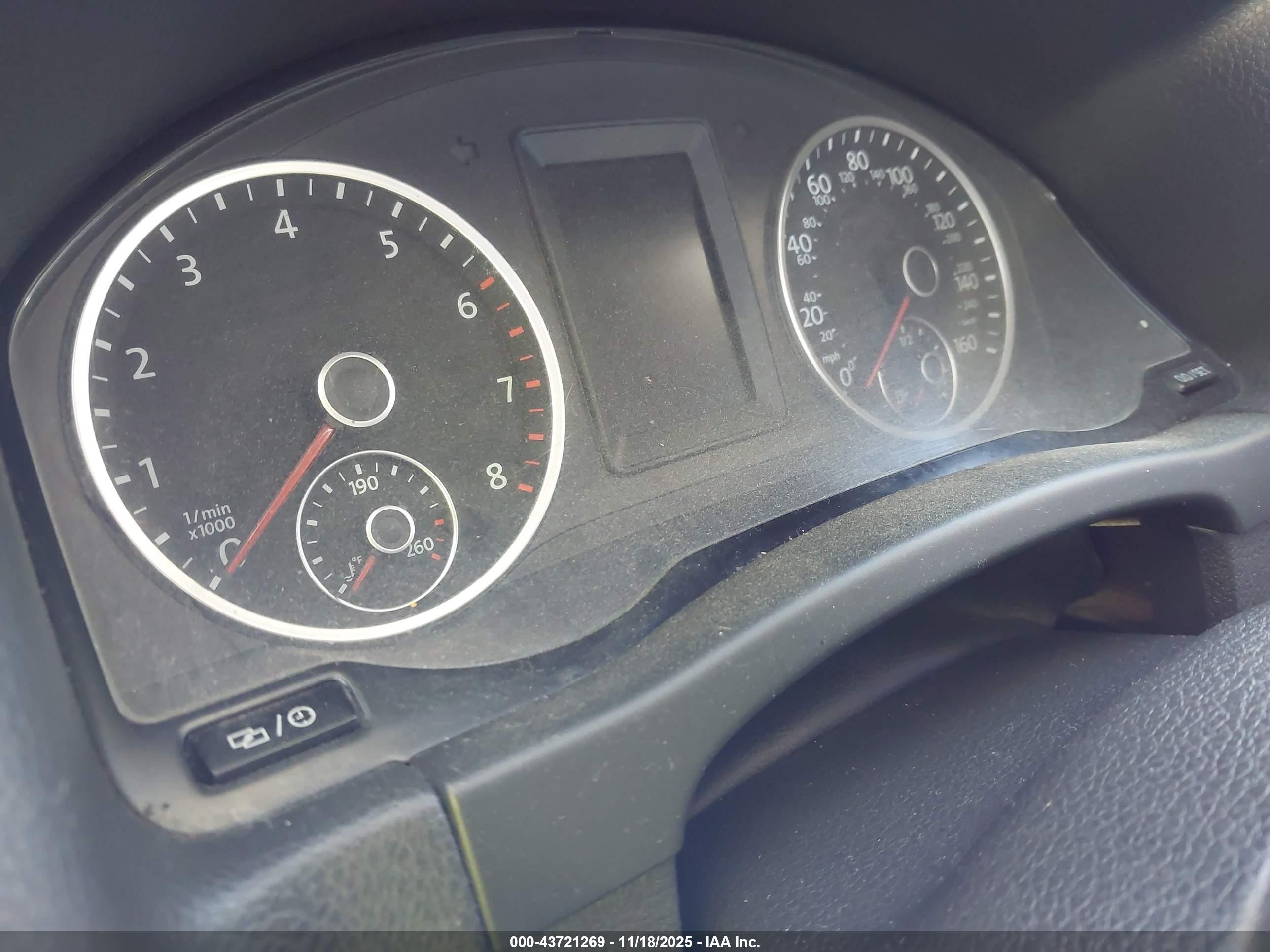 VOLKSWAGEN TIGUAN image 7