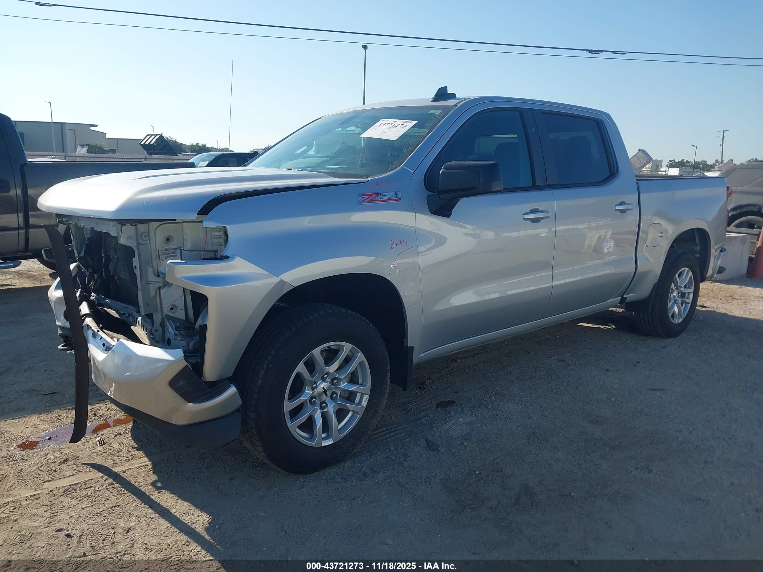 CHEVROLET SILVERADO image 2