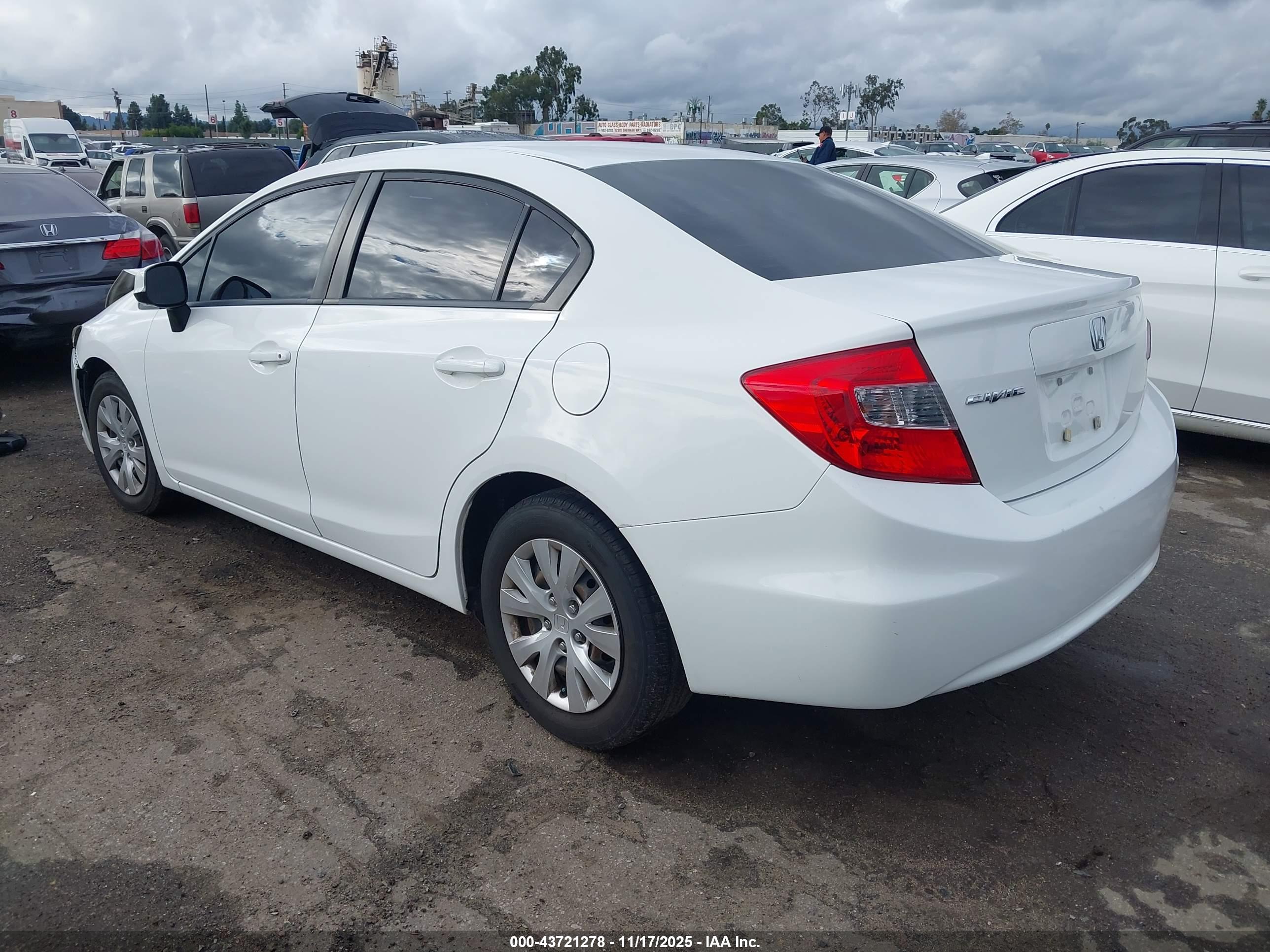 HONDA CIVIC image 3