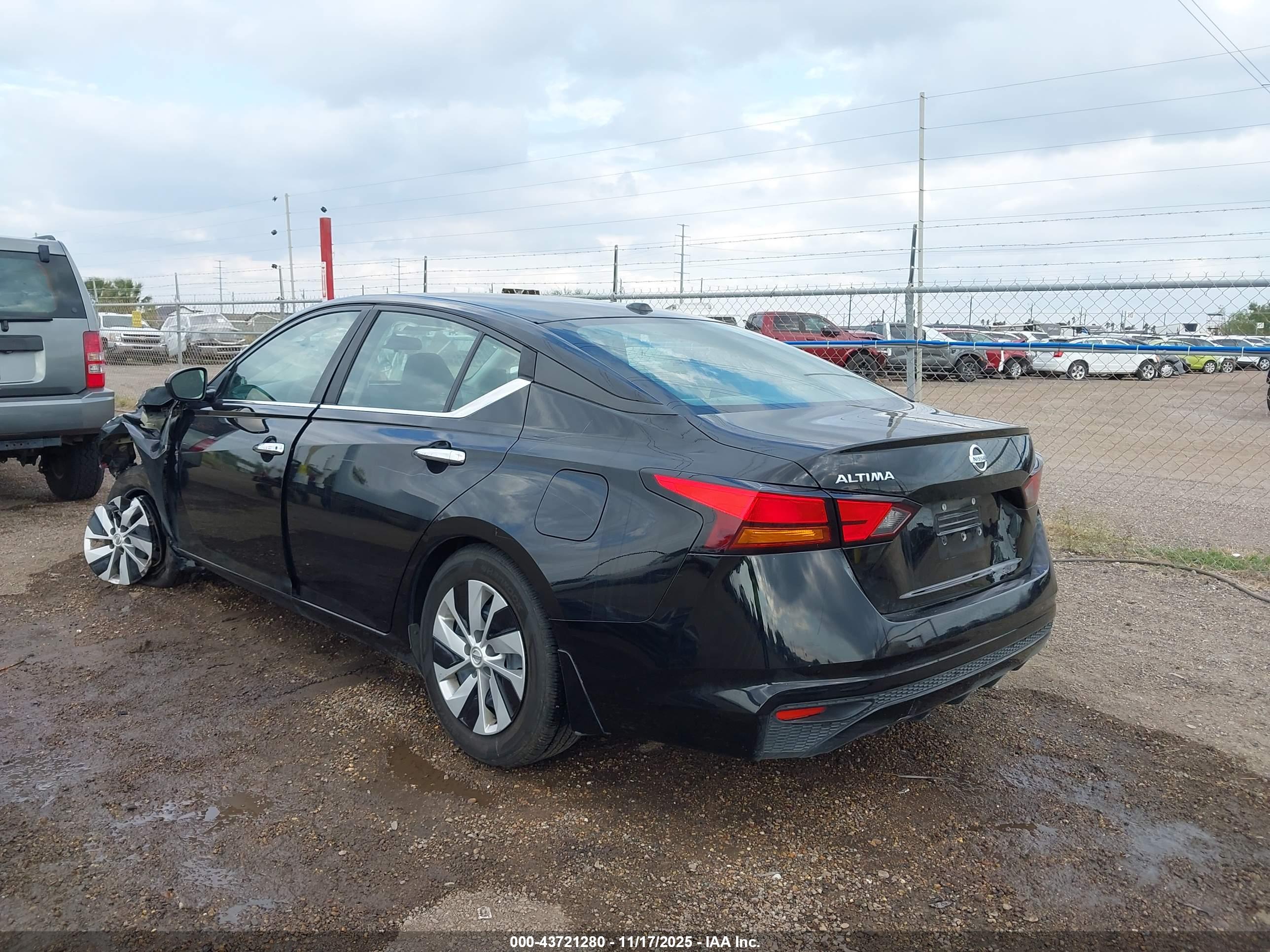 NISSAN ALTIMA image 3
