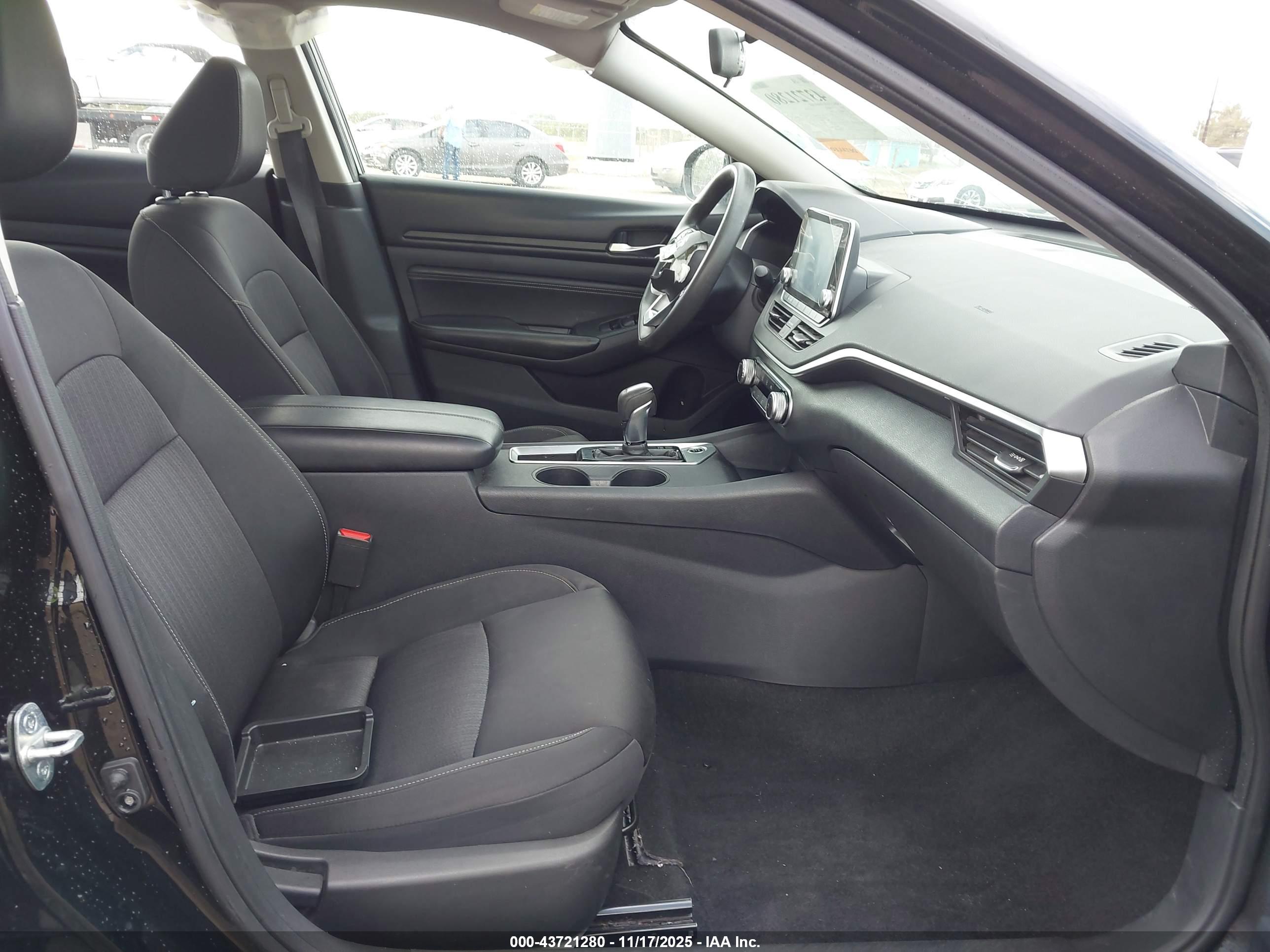 NISSAN ALTIMA image 5