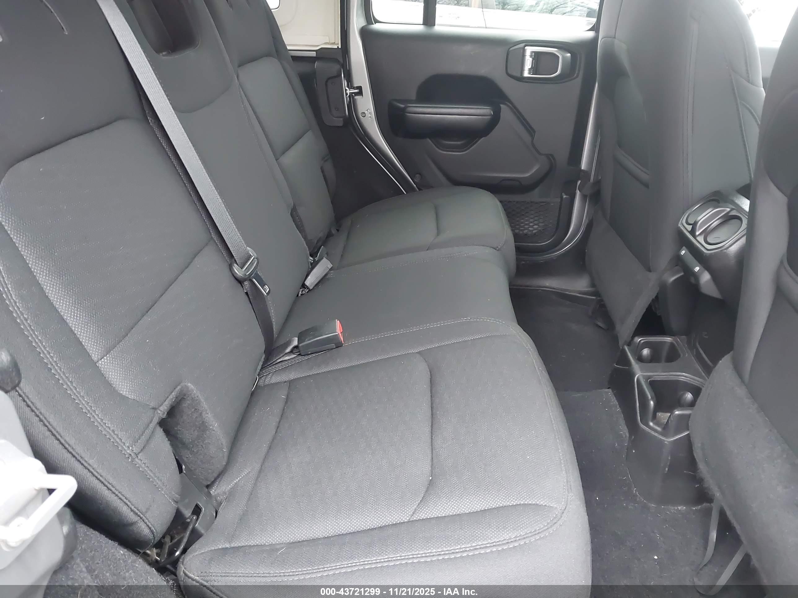 JEEP WRANGLER image 8
