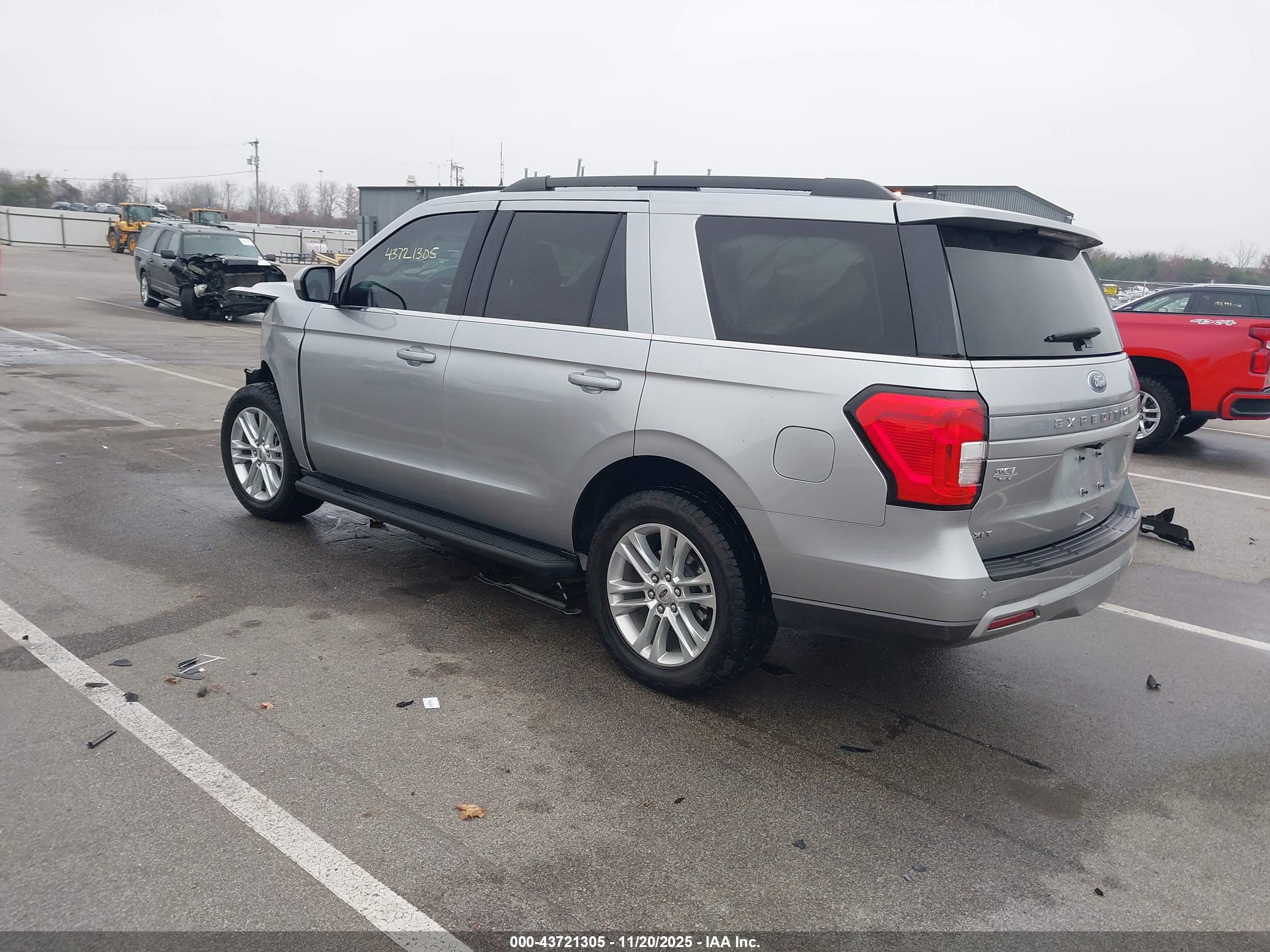 FORD EXPEDITION image 3