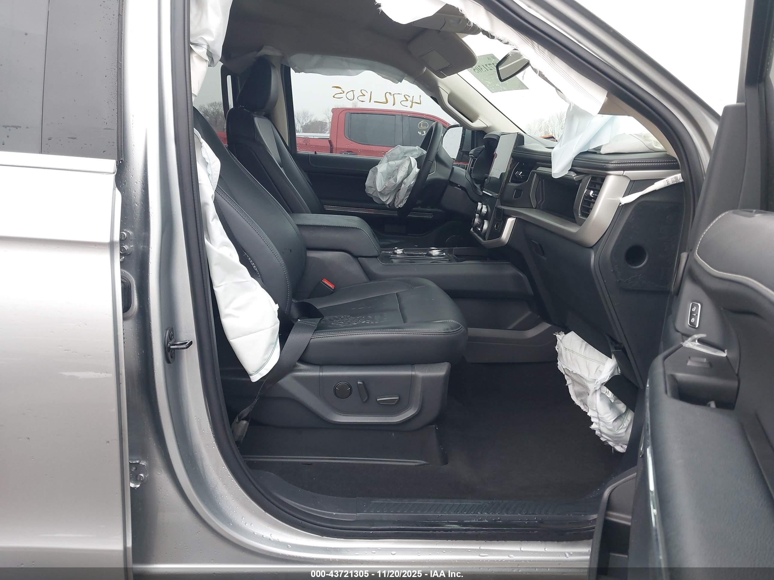 FORD EXPEDITION image 5