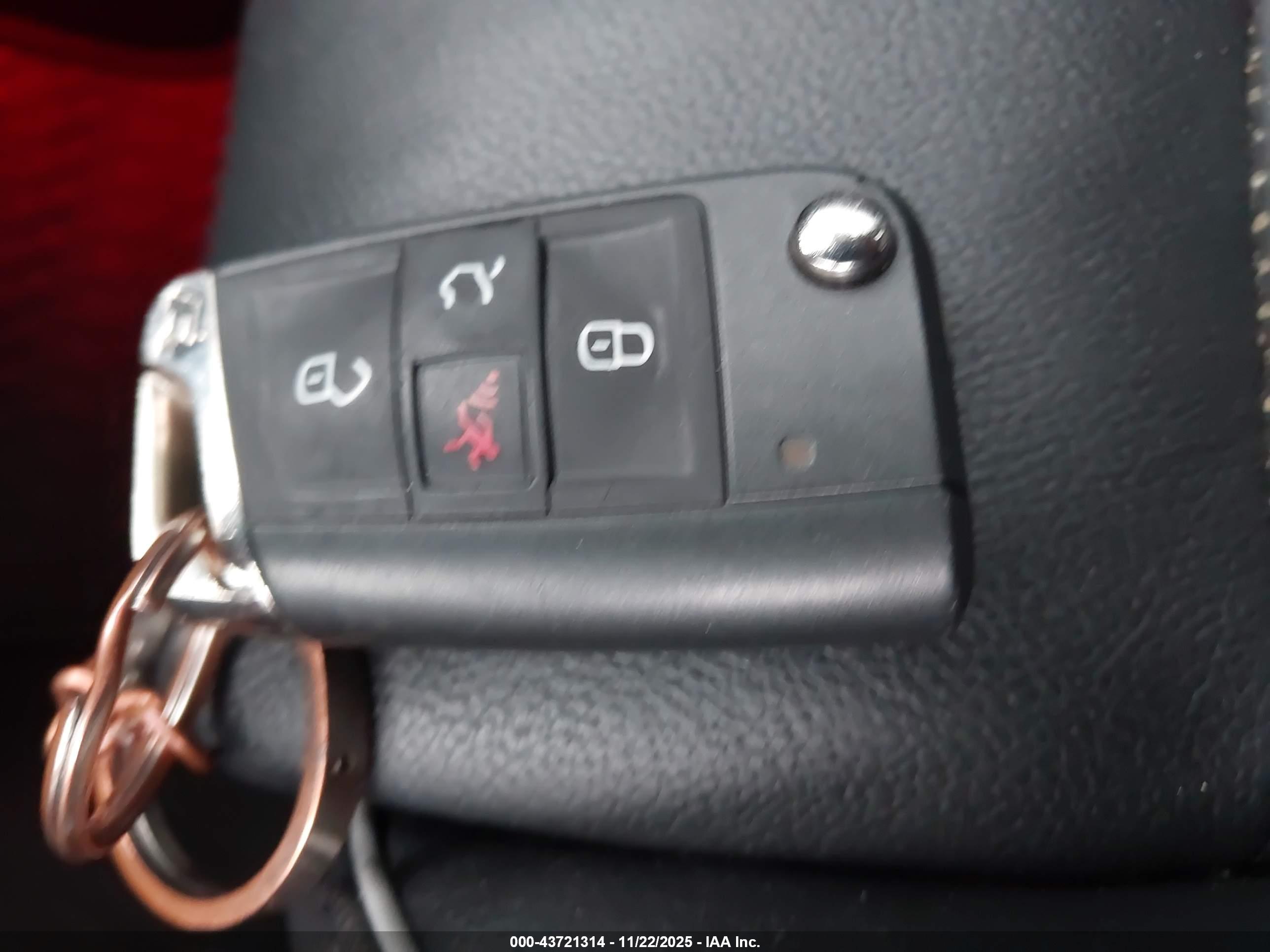 VOLKSWAGEN GOLF image 11