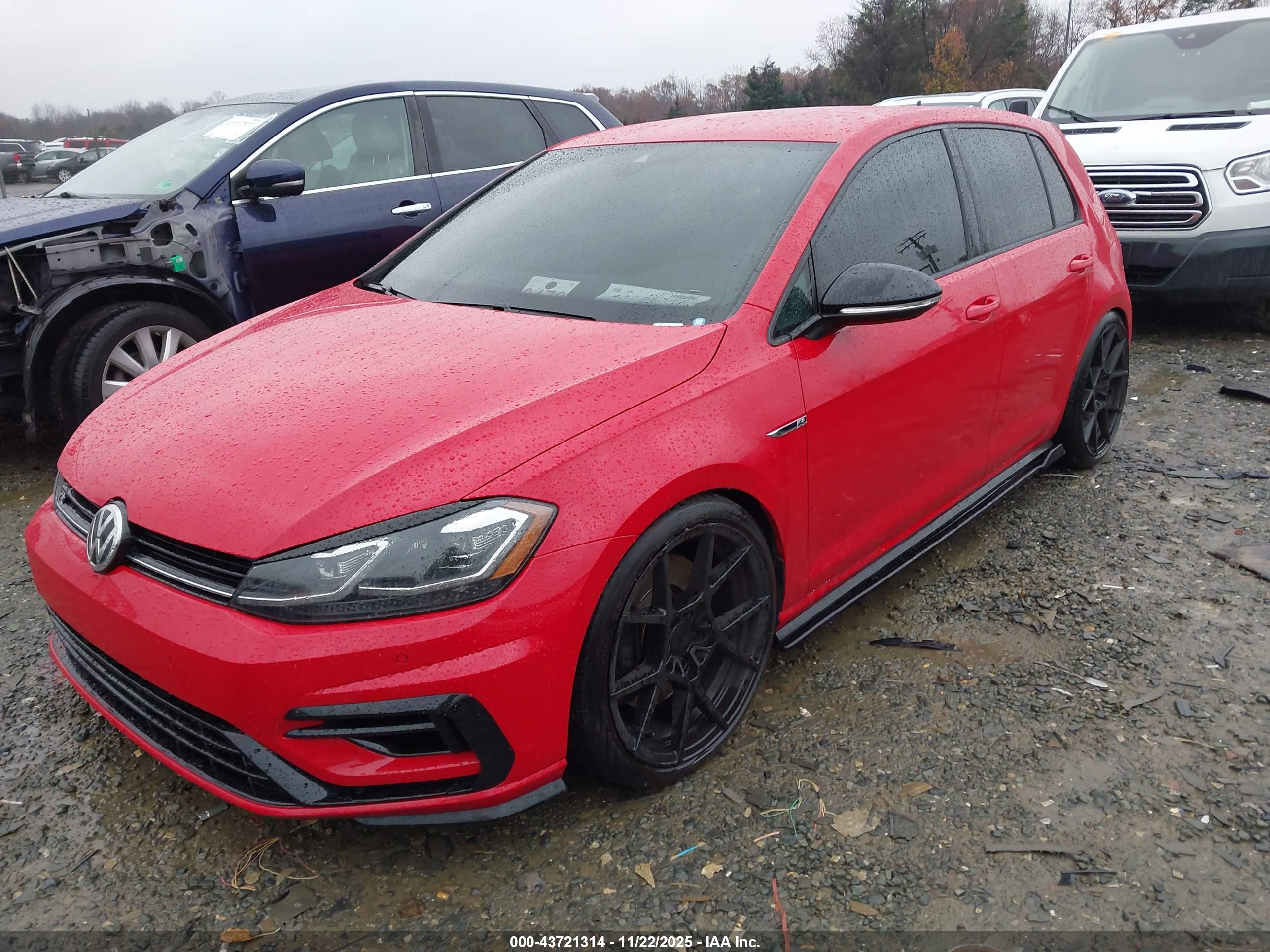 VOLKSWAGEN GOLF image 2