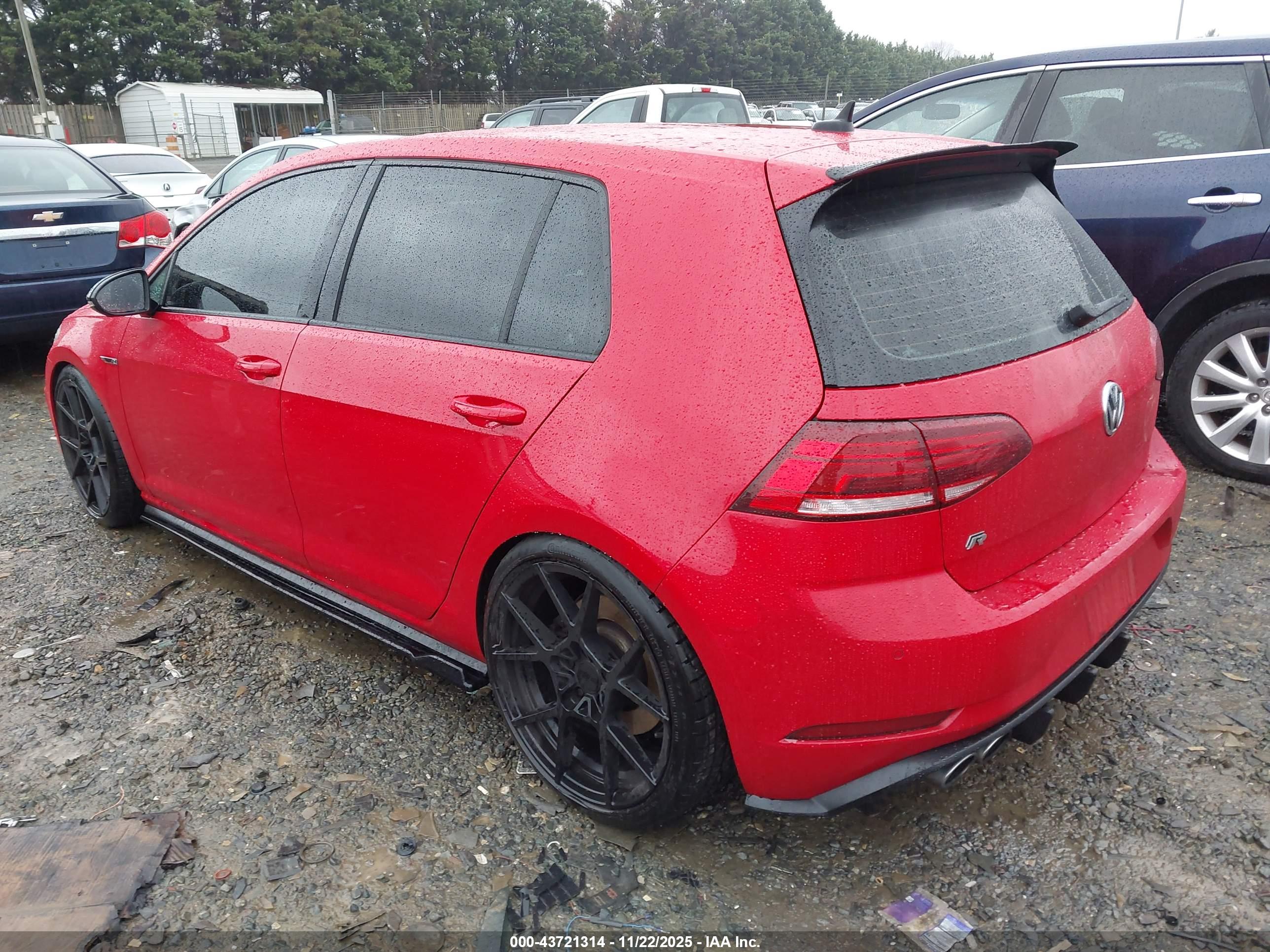VOLKSWAGEN GOLF image 3