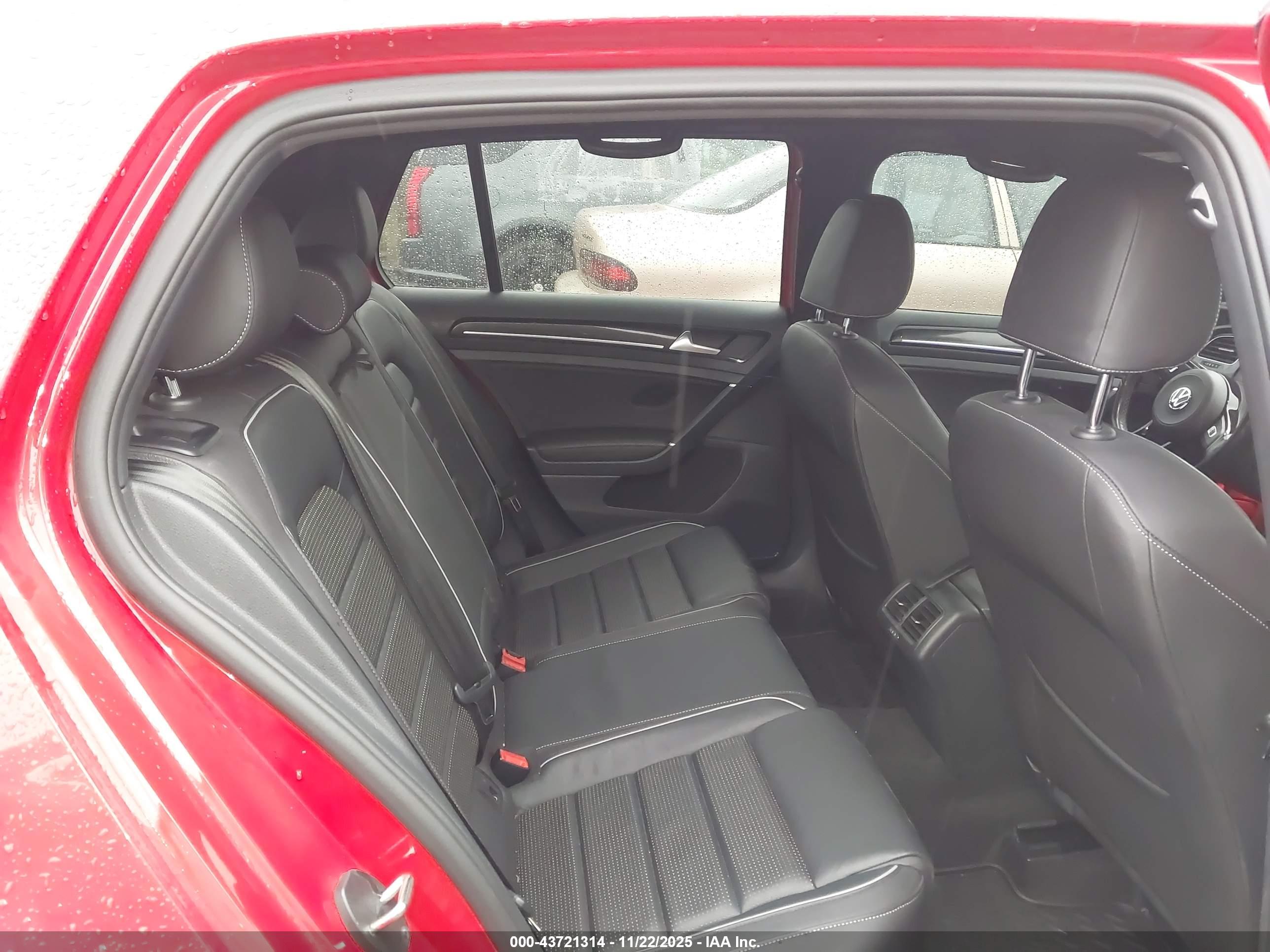 VOLKSWAGEN GOLF image 8