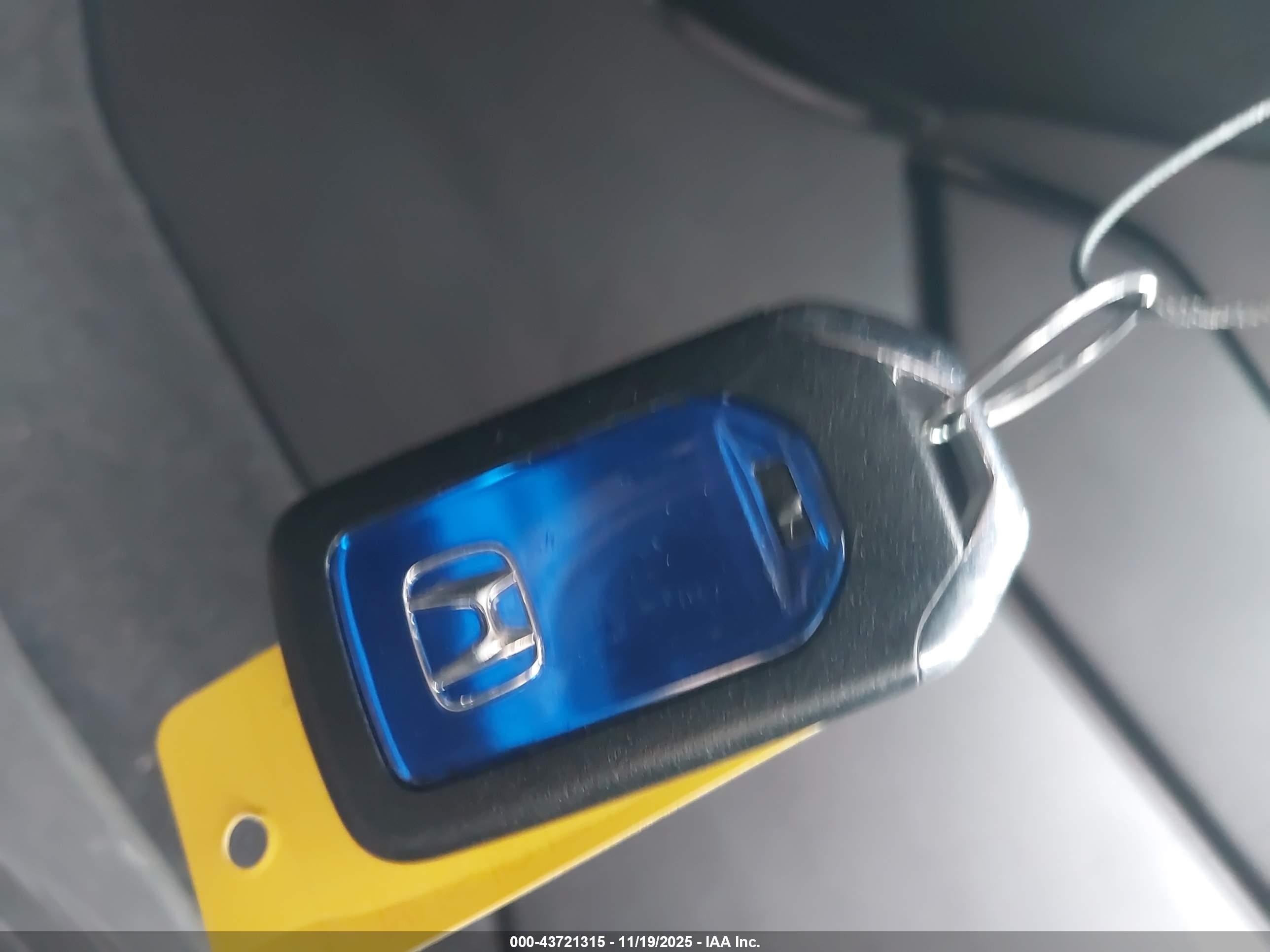 HONDA INSIGHT image 11