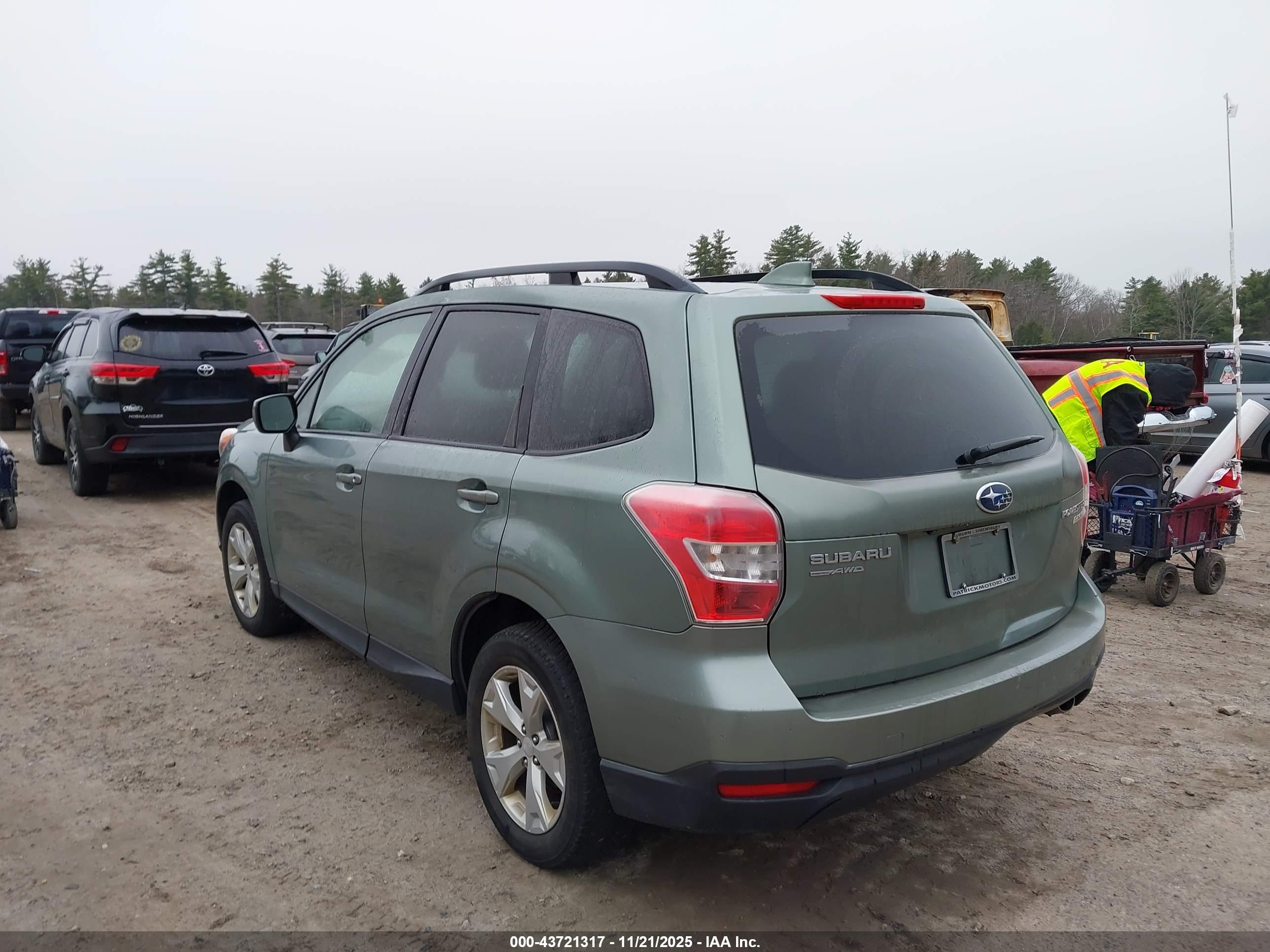 SUBARU FORESTER image 3