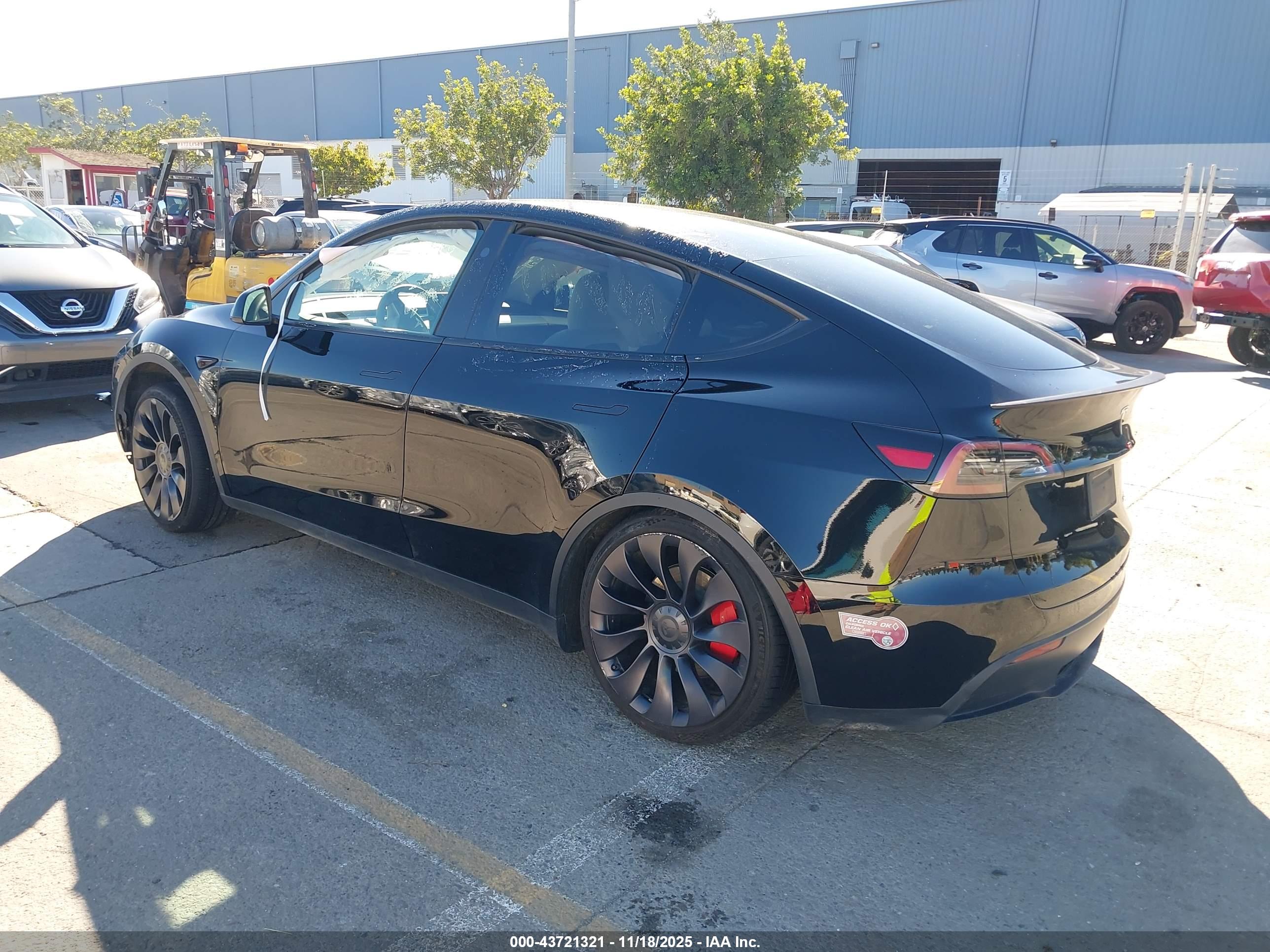 TESLA MODEL image 3